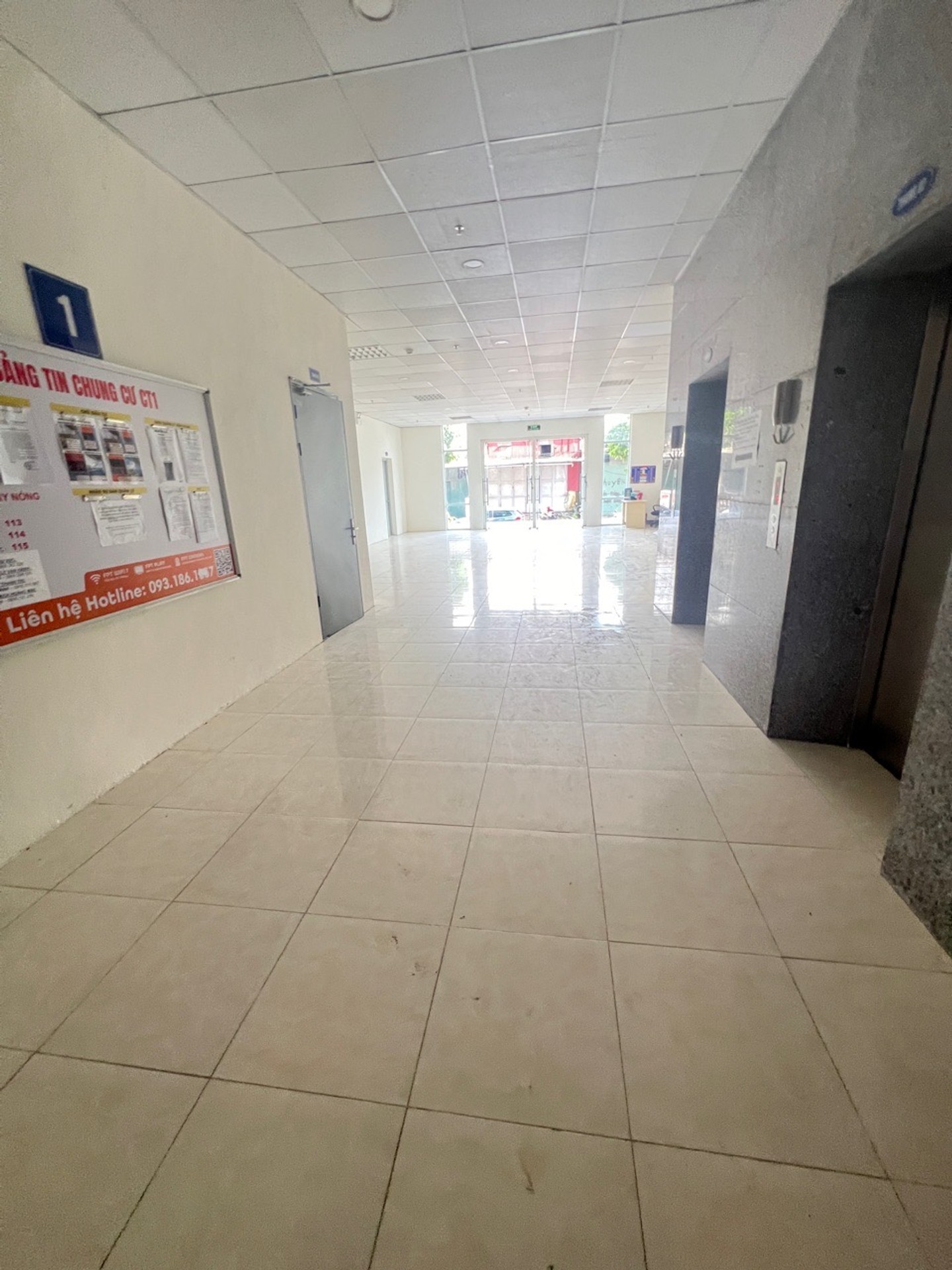 Bán nhà Tân Mai - diện tích 64m2 7 tầng - Căn góc đối diện hồ Đền Lừ - giá 5,6 tỷ