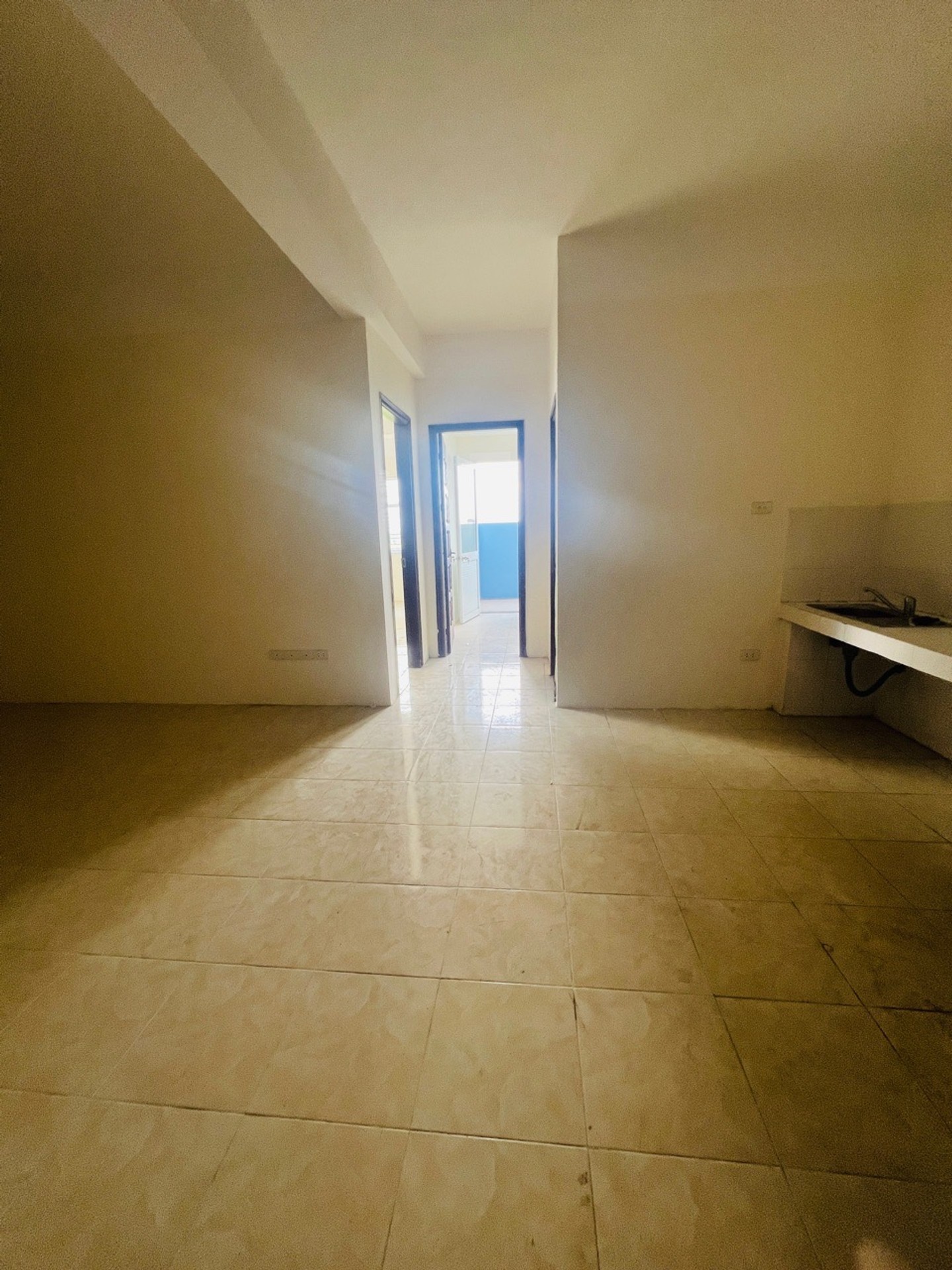 Bán nhà Tân Mai - diện tích 64m2 7 tầng - Căn góc đối diện hồ Đền Lừ - giá 5,6 tỷ