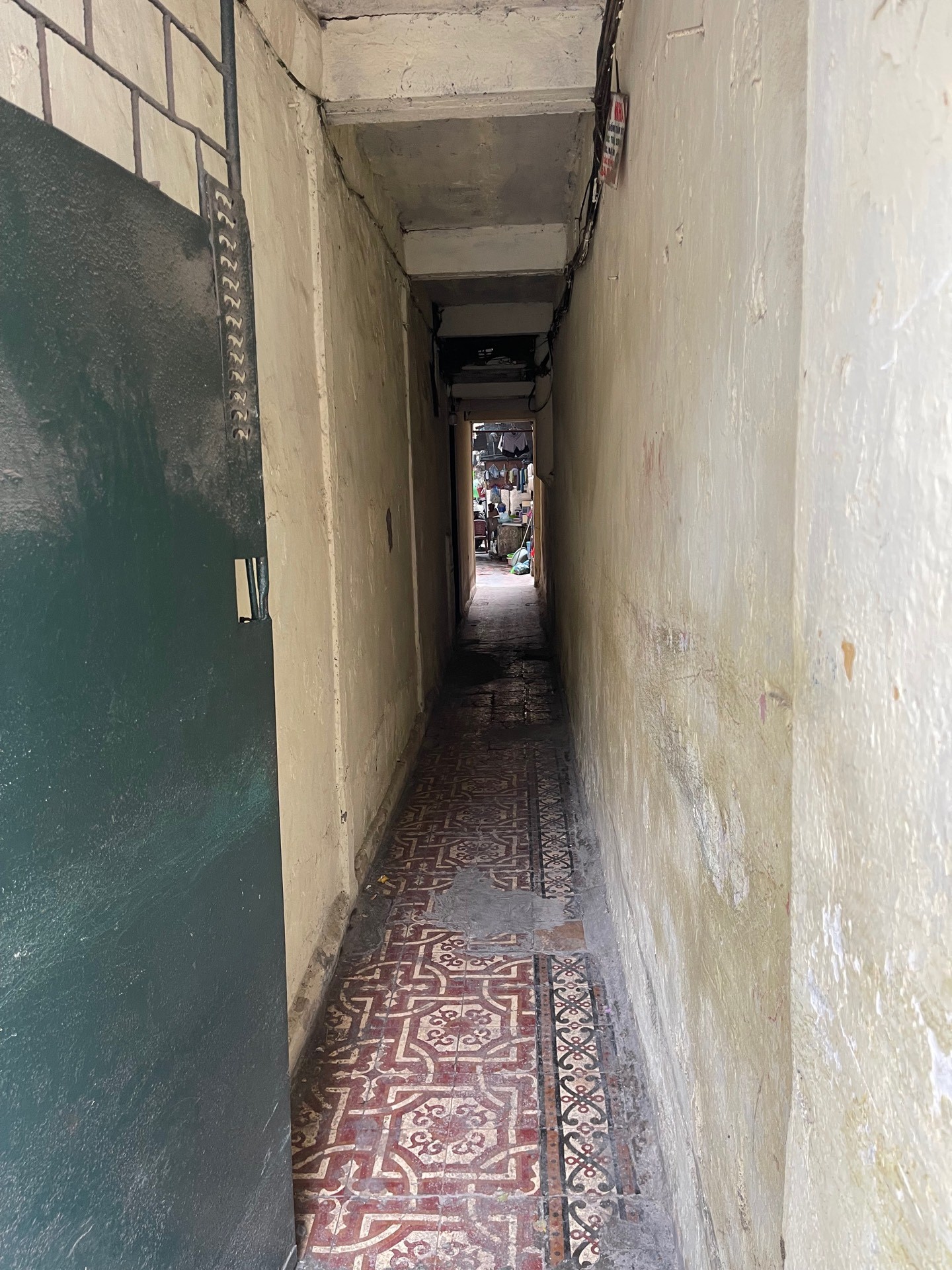 Bán nhà Nguyễn Thái Học - diện tích 65m2 1 tầng - Mặt phố hiếm kinh doanh - giá 39 tỷ