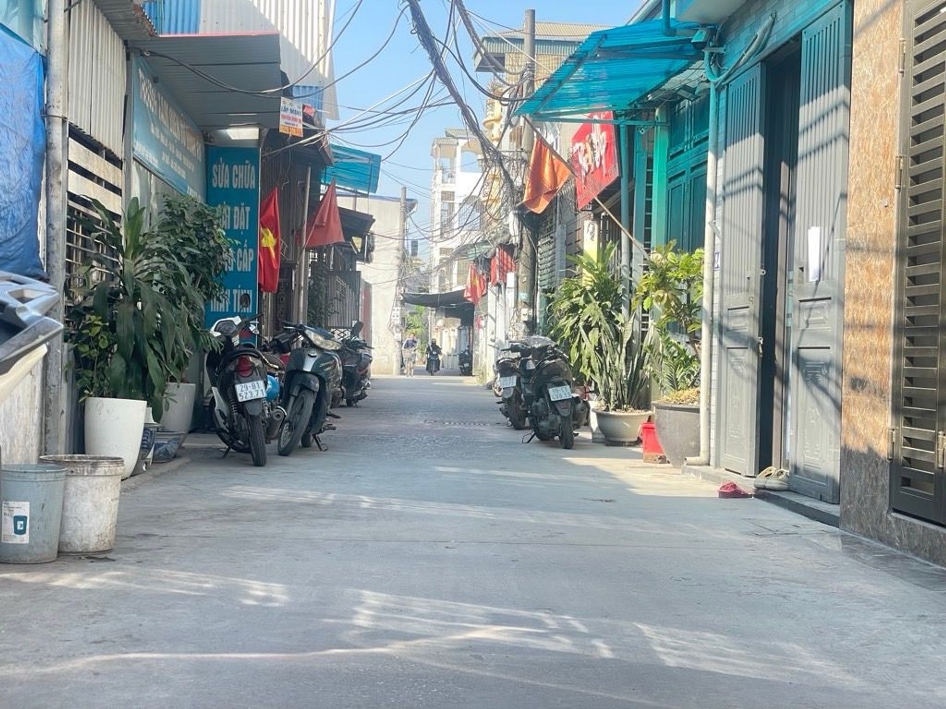 Bán nhà Giải Phóng - diện tích 60m2 1 tầng - Ngõ thông kinh doanh - giá 2,7 tỷ