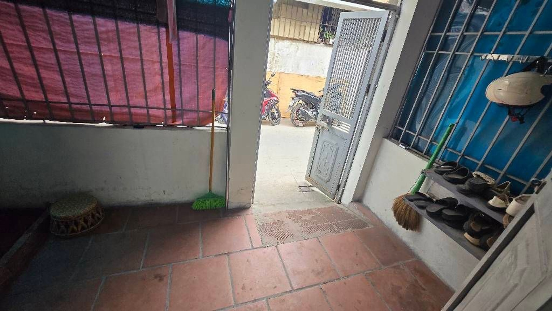Bán nhà Giải Phóng - diện tích 60m2 1 tầng - Ngõ thông kinh doanh - giá 2,7 tỷ