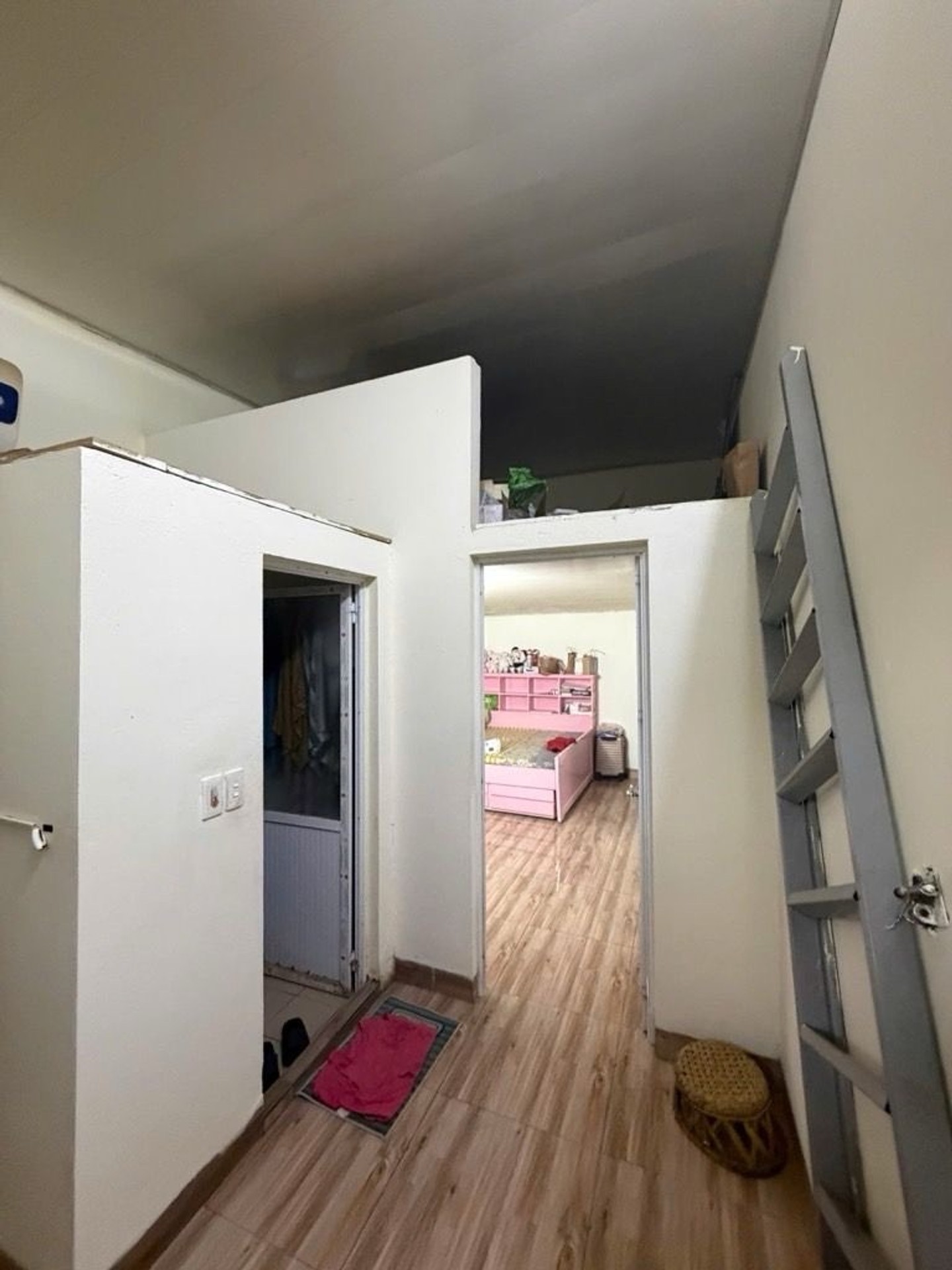 Bán nhà Giải Phóng - diện tích 60m2 1 tầng - Ngõ thông kinh doanh - giá 2,7 tỷ