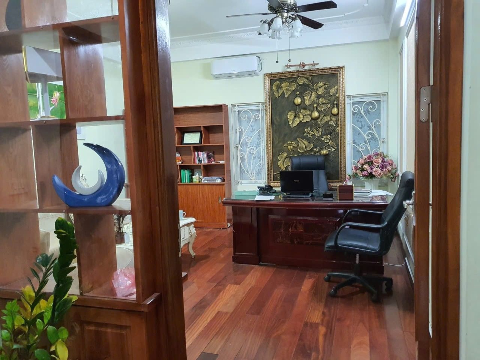 Bán nhà Nguyễn Khuyến - diện tích 75m2 6 tầng - Nhà đẹp hiếm có - giá 28 tỷ