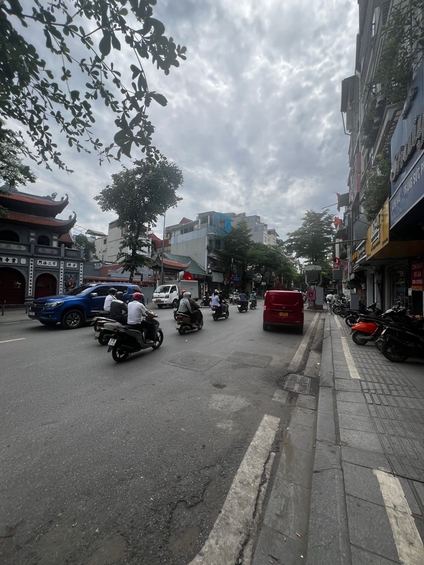 Bán nhà Khâm Thiên - diện tích 15m2 4 tầng - Mặt phố kinh doanh, cho thuê đỉnh - giá 8,1 tỷ