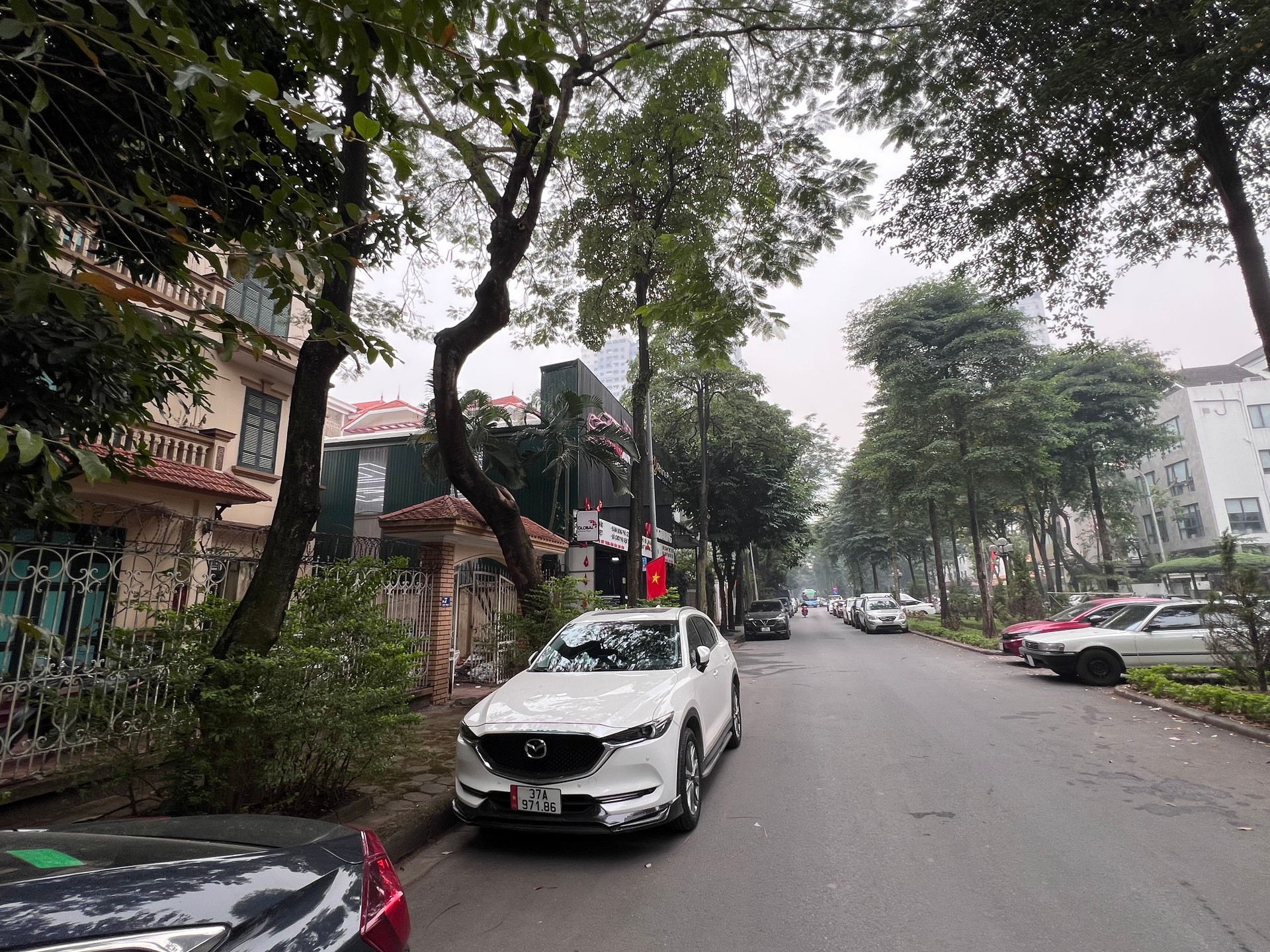 Bán nhà Nguyễn Duy Trinh - diện tích 508m2 4 tầng - Chỉ có 1 mặt tiền - giá 200 tỷ