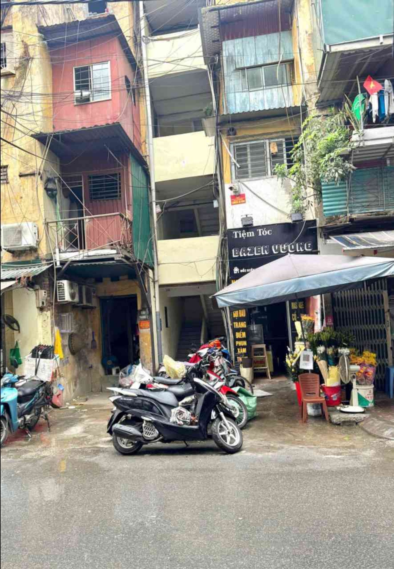 Bán nhà Gốc Đề - diện tích 52m2 3 tầng - Căn góc phố Minh Khai - giá 3,28 tỷ