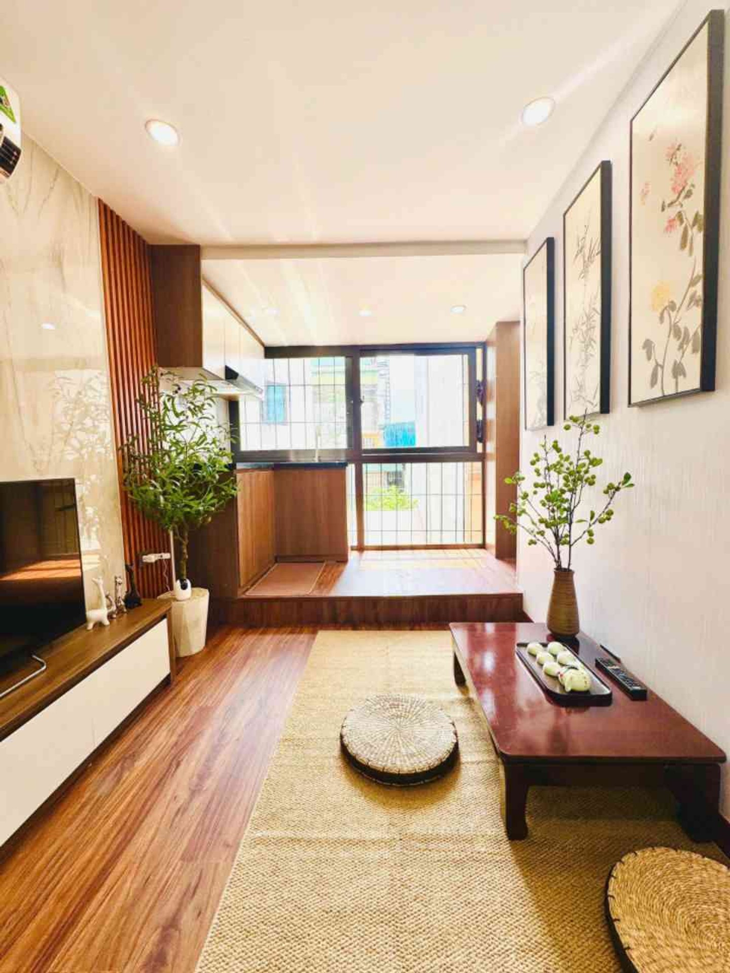 Bán nhà Gốc Đề - diện tích 52m2 3 tầng - Căn góc phố Minh Khai - giá 3,28 tỷ