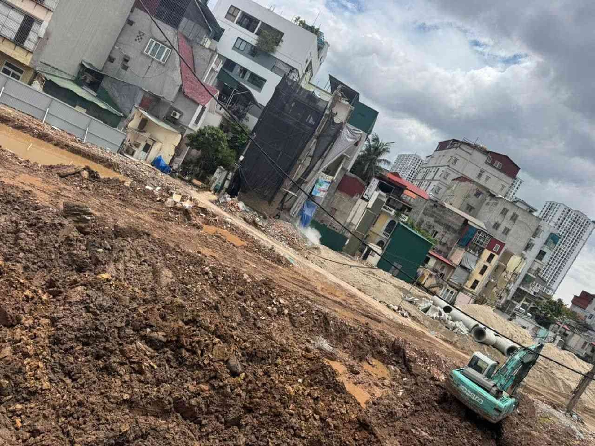Bán nhà Đường 2.5 - diện tích 18m2 3 tầng - Mặt phố - giá 7,7 tỷ
