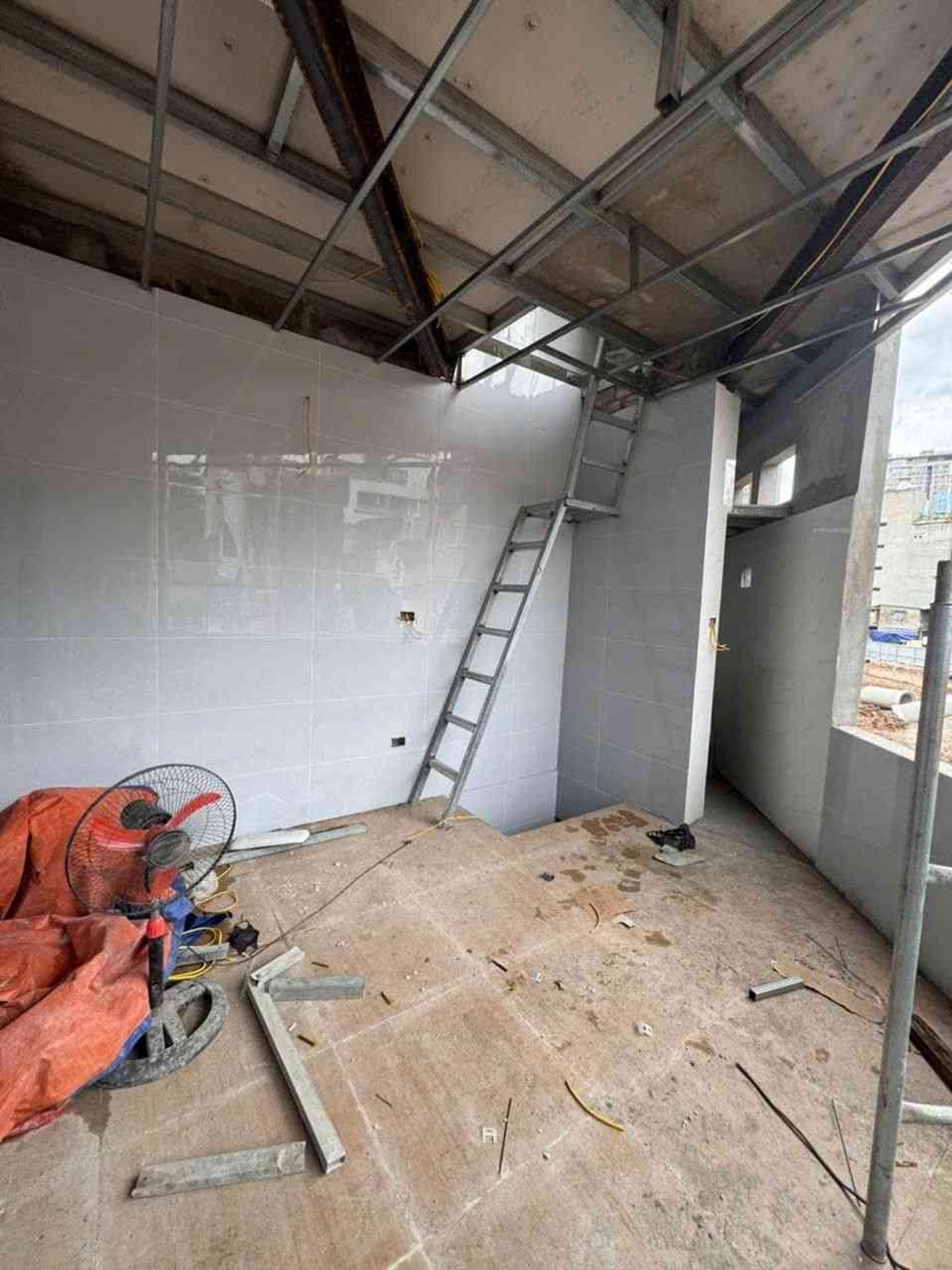 Bán nhà Đường 2.5 - diện tích 18m2 3 tầng - Mặt phố - giá 7,7 tỷ