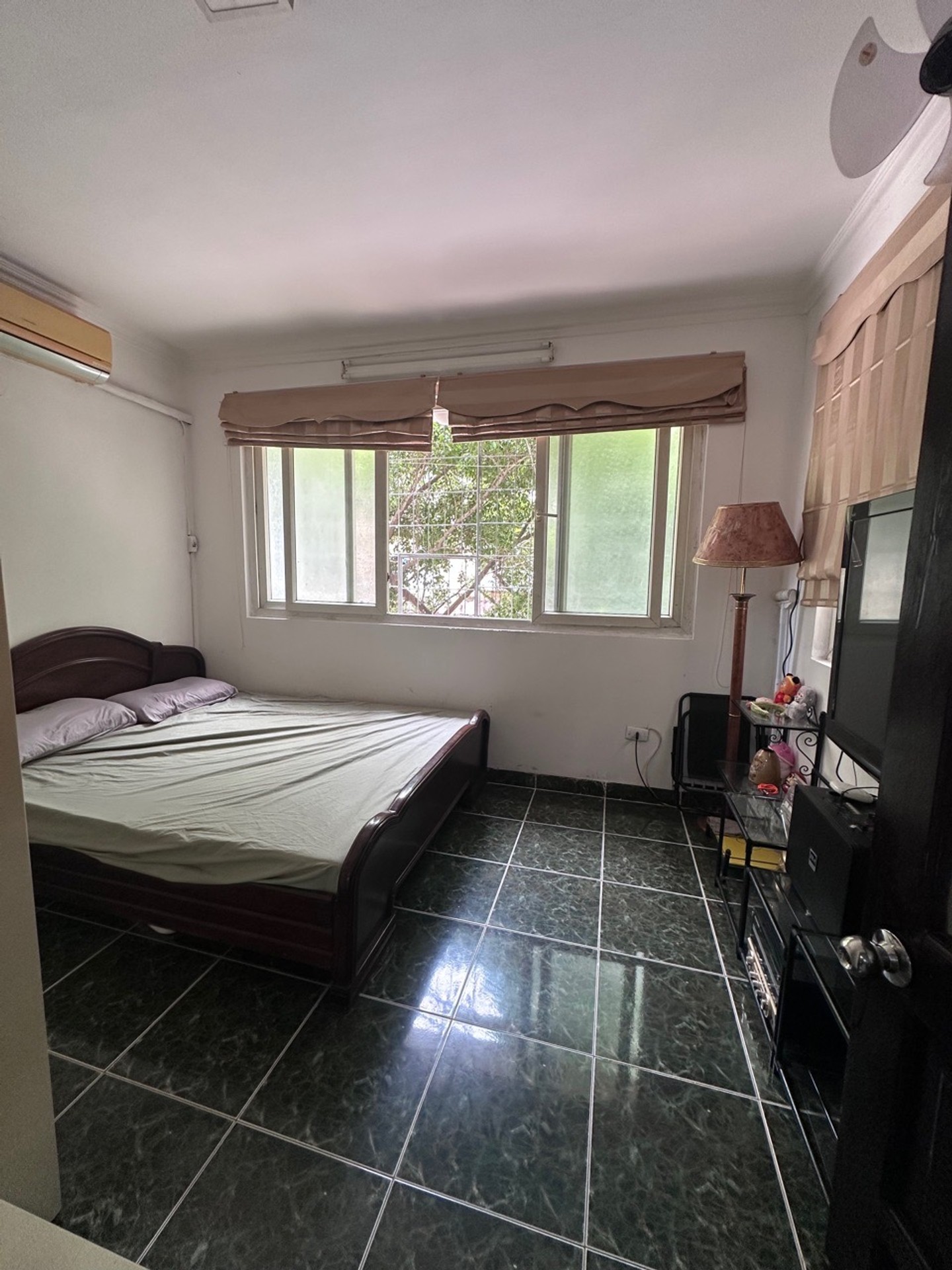 Bán nhà Hoàng Ngọc Phách - diện tích 130m2 3 tầng - Lô góc - giá 7,5 tỷ