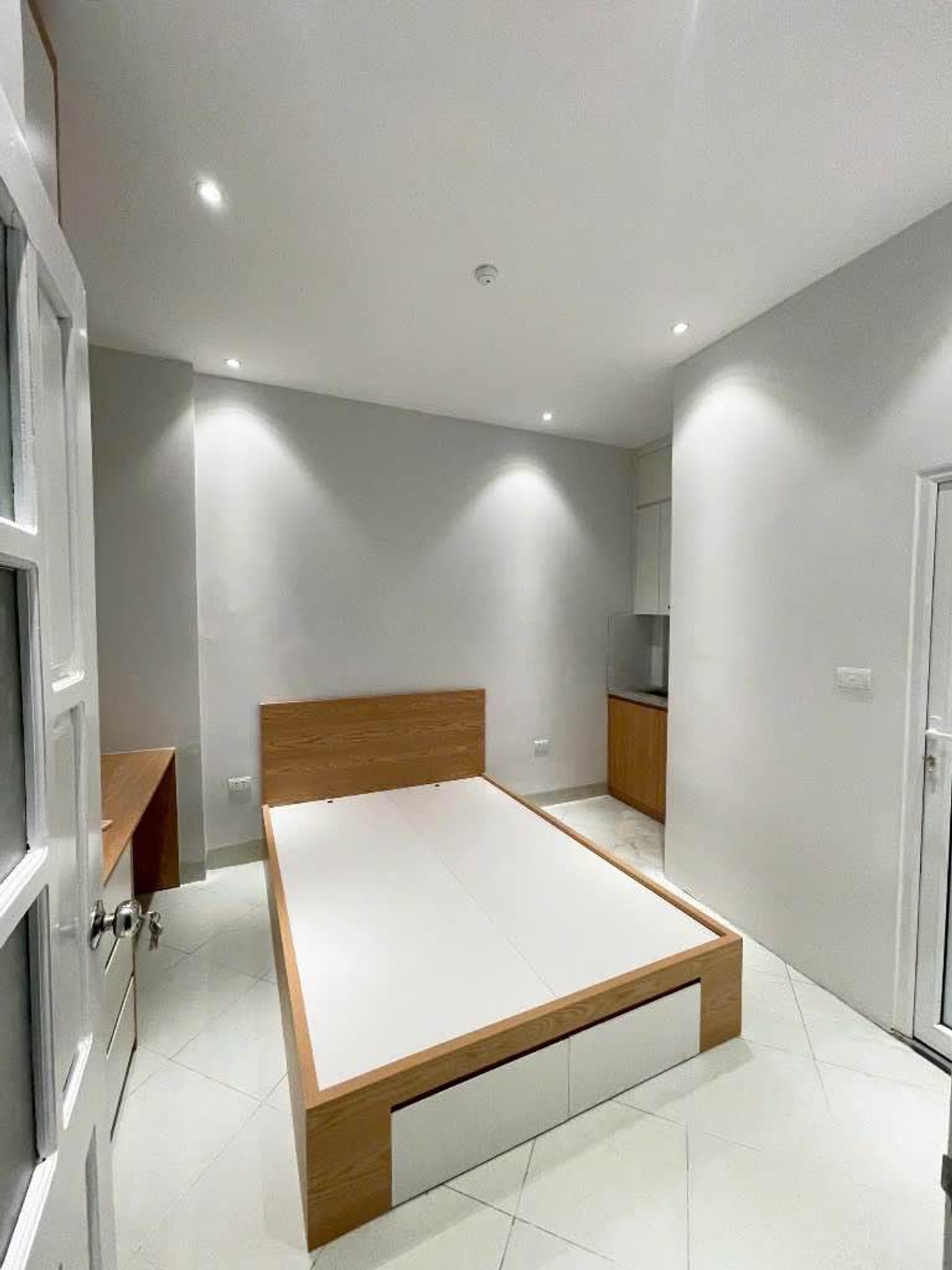 Bán nhà Minh Khai - diện tích 43m2 5 tầng - Nhà gần phố thoáng sáng - giá 8,9 tỷ