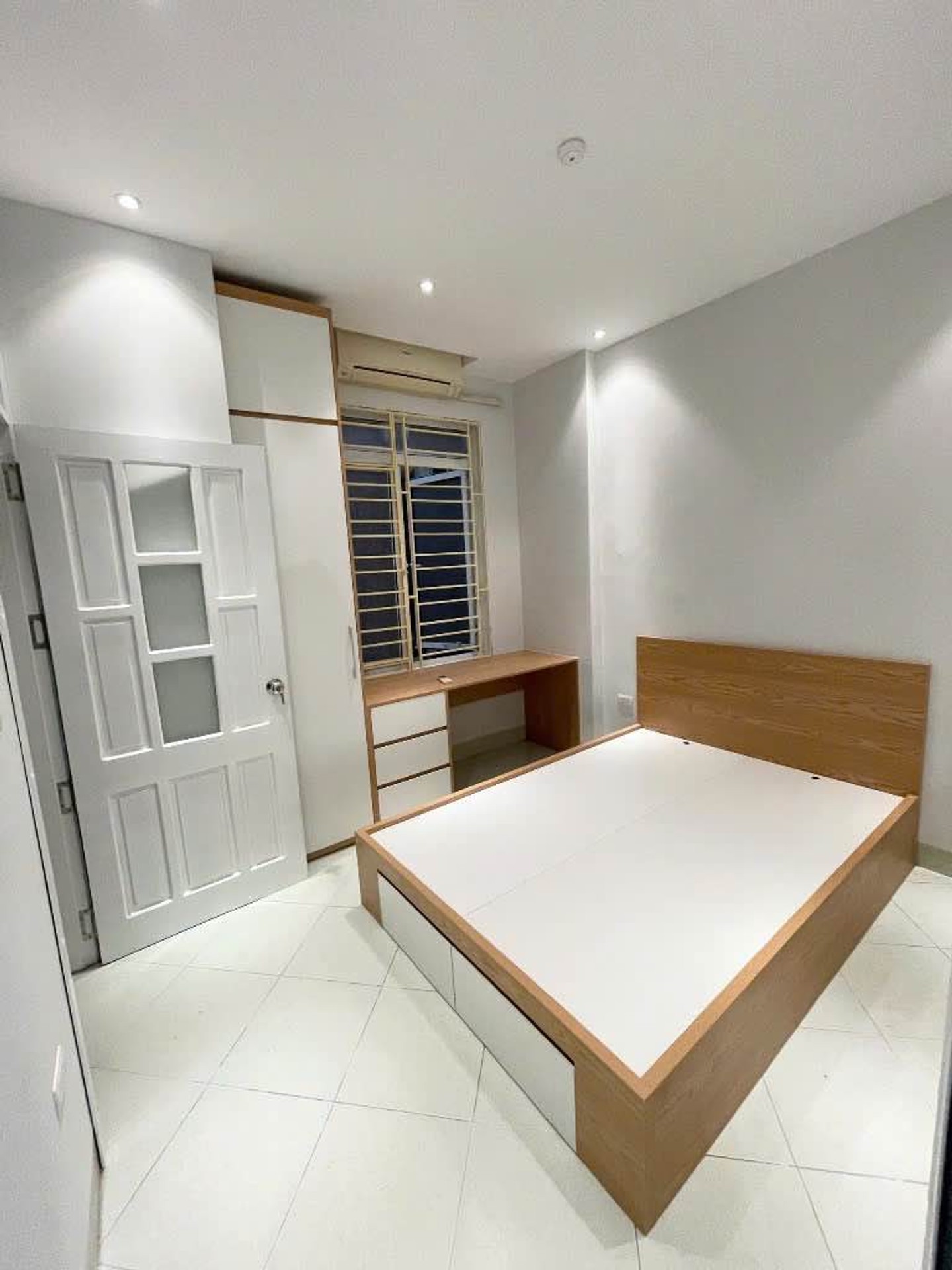 Bán nhà Minh Khai - diện tích 43m2 5 tầng - Nhà gần phố thoáng sáng - giá 8,9 tỷ