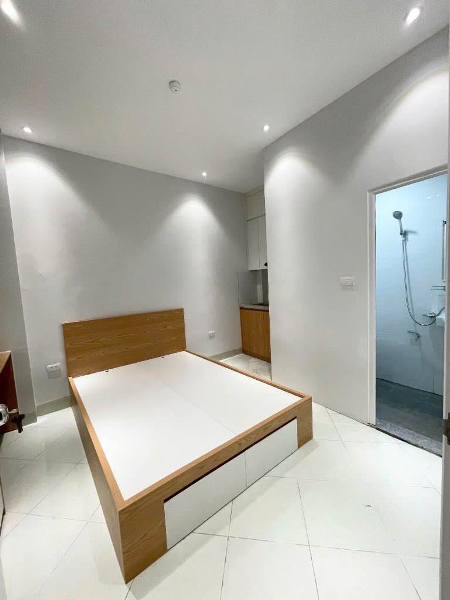 Bán nhà Minh Khai - diện tích 43m2 5 tầng - Nhà gần phố thoáng sáng - giá 8,9 tỷ