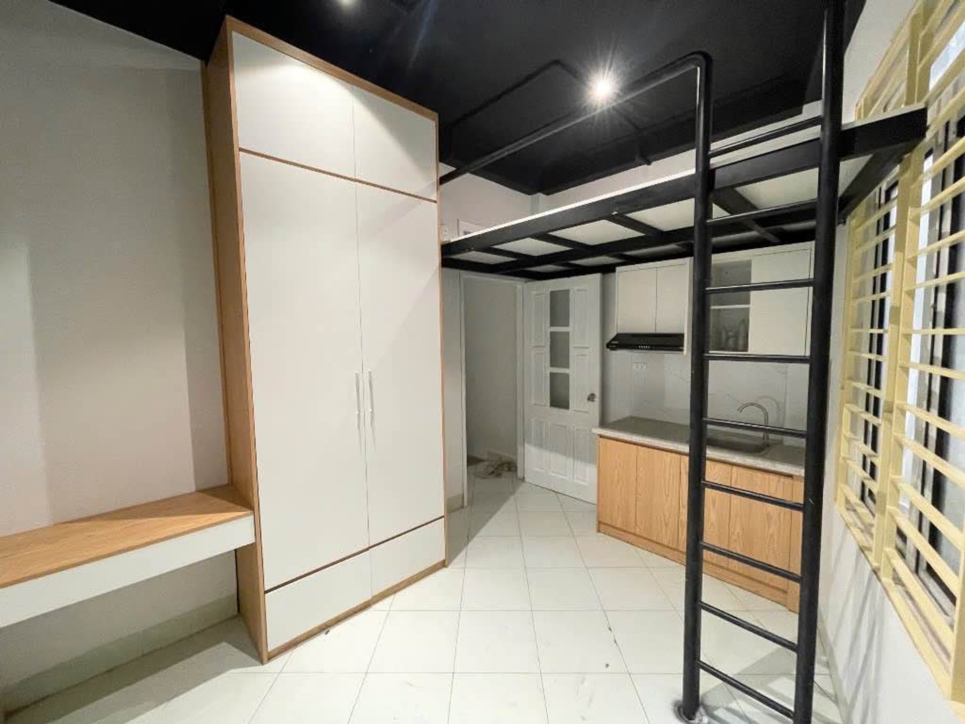 Bán nhà Minh Khai - diện tích 43m2 5 tầng - Nhà gần phố thoáng sáng - giá 8,9 tỷ