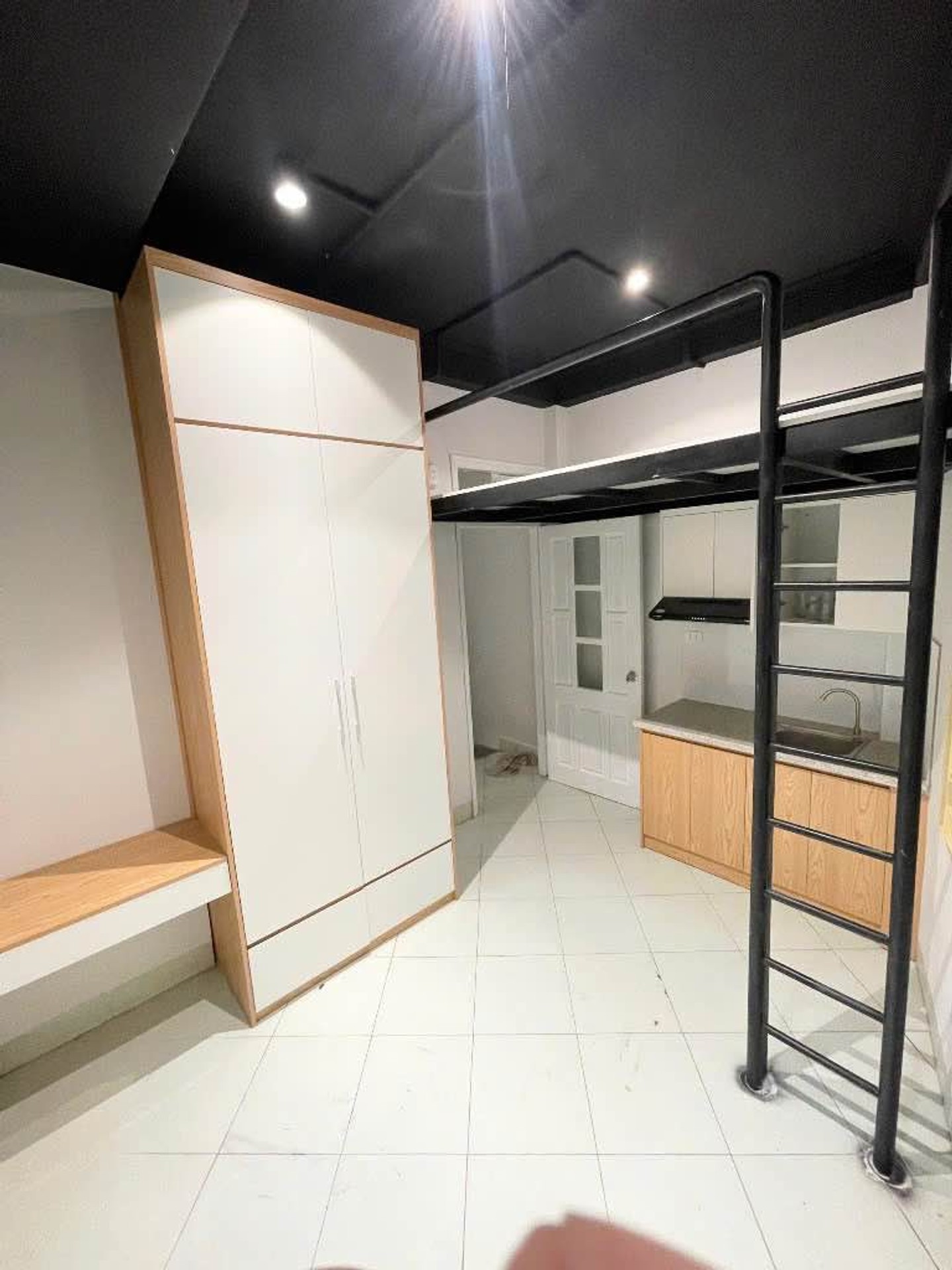 Bán nhà Minh Khai - diện tích 43m2 5 tầng - Nhà gần phố thoáng sáng - giá 8,9 tỷ