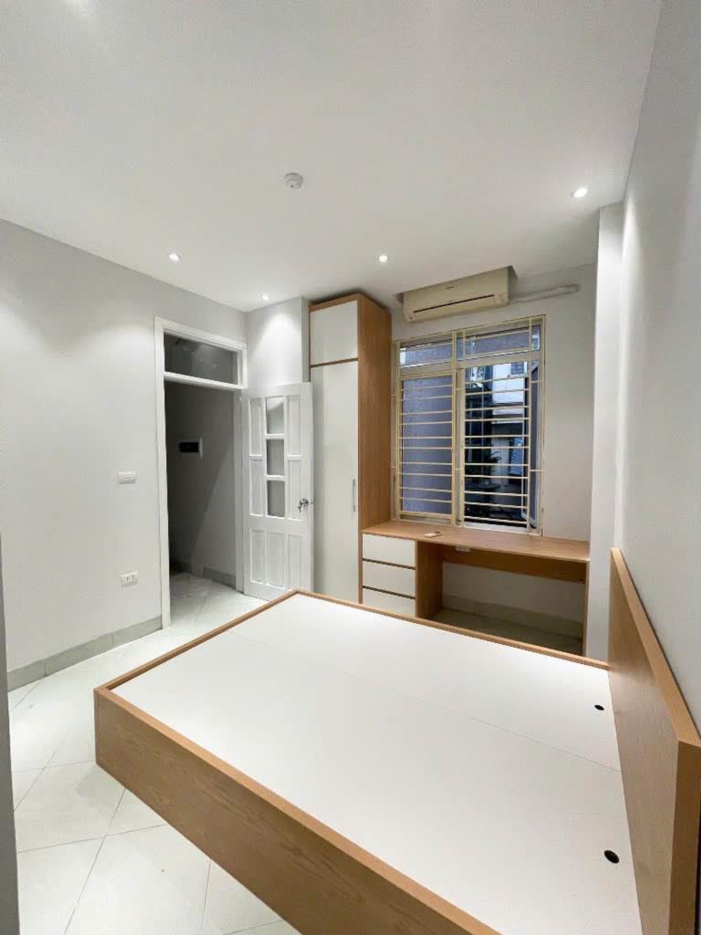 Bán nhà Minh Khai - diện tích 43m2 5 tầng - Nhà gần phố thoáng sáng - giá 8,9 tỷ