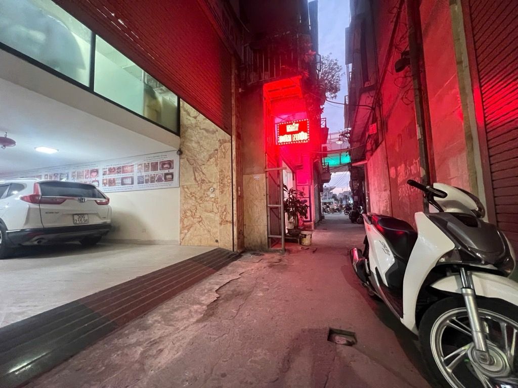 Bán nhà Trường Chinh - diện tích 85m2 6 tầng - Lô góc, ô tô vào nhà - giá 29,2 tỷ