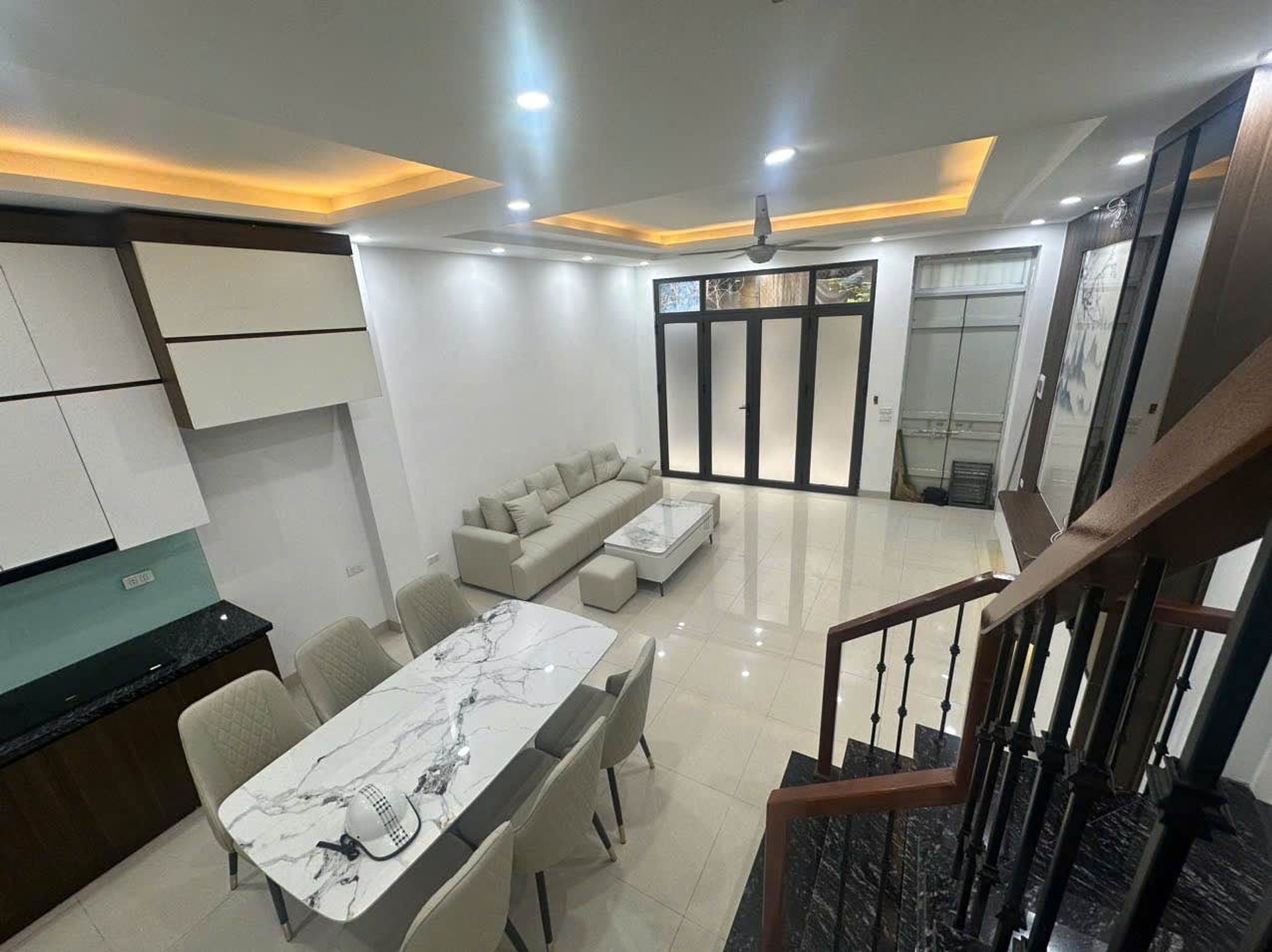 Bán nhà Dương Văn Bé - diện tích 42m2 5 tầng - Lô góc - giá 10,9 tỷ