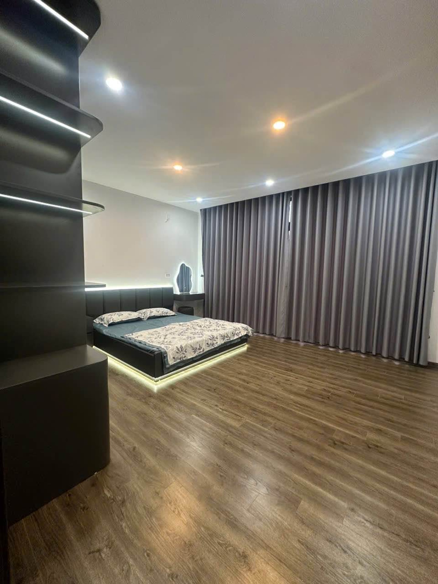 Bán nhà Dương Văn Bé - diện tích 42m2 5 tầng - Lô góc - giá 10,9 tỷ