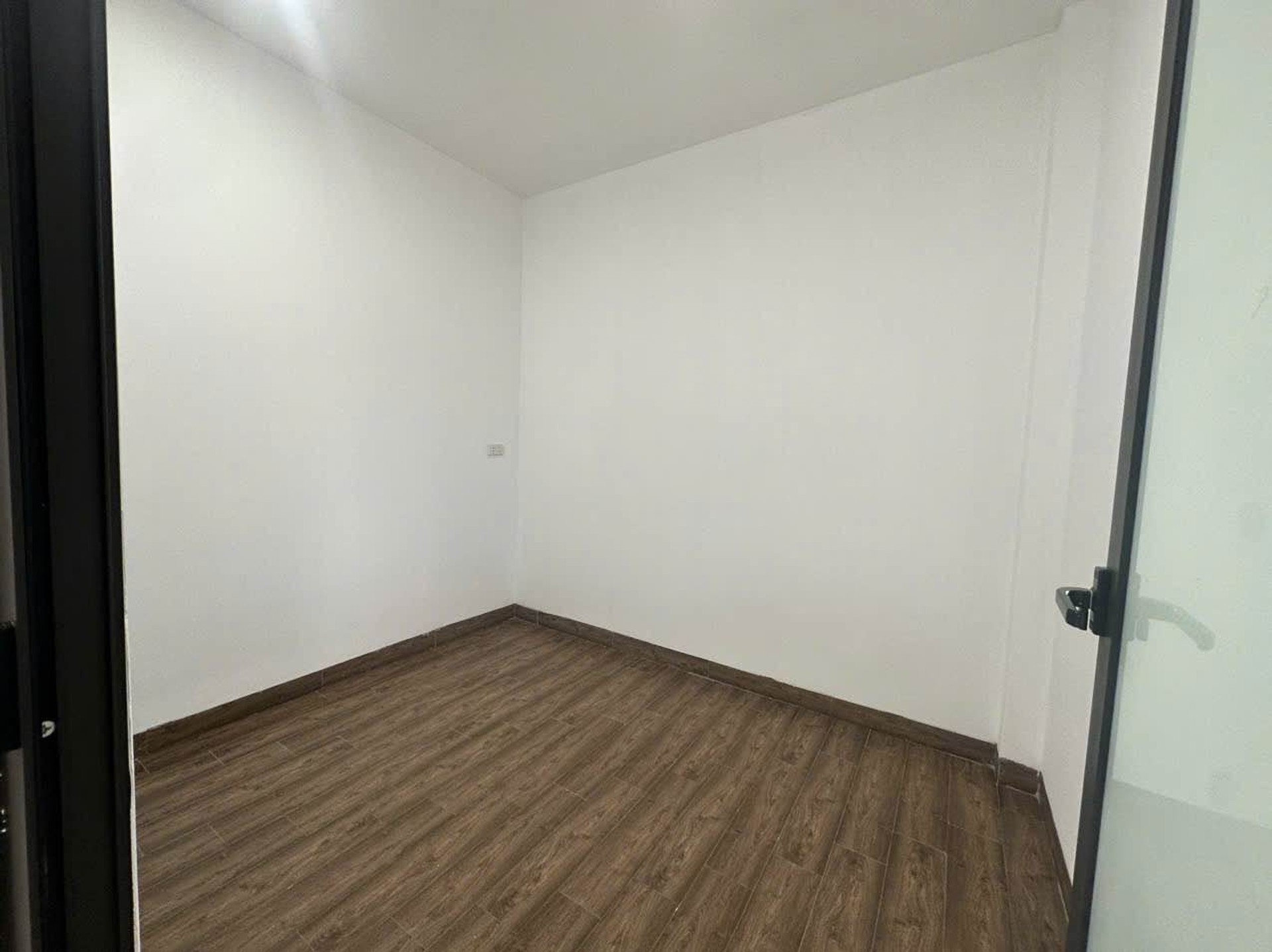 Bán nhà Dương Văn Bé - diện tích 42m2 5 tầng - Lô góc - giá 10,9 tỷ