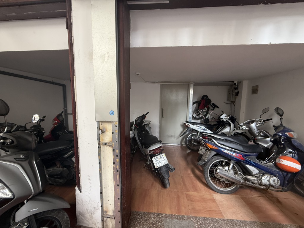 Bán nhà Yên Lãng - diện tích 72m2 6 tầng - Ô TÔ VÀO NHÀ - giá 30 tỷ