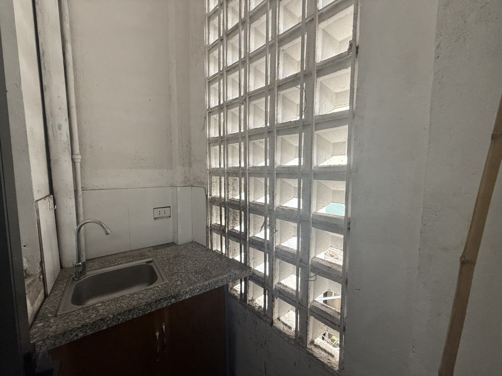 Bán nhà Yên Lãng - diện tích 72m2 6 tầng - Ô TÔ VÀO NHÀ - giá 30 tỷ