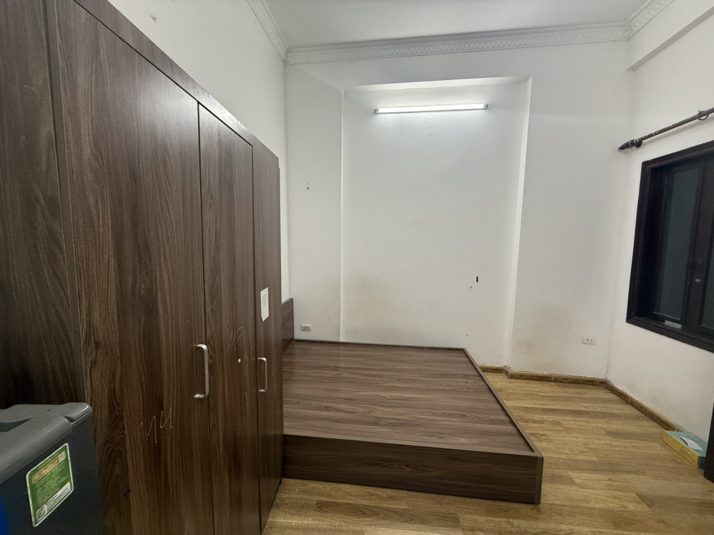 Bán nhà Yên Lãng - diện tích 72m2 6 tầng - Ô TÔ VÀO NHÀ - giá 30 tỷ