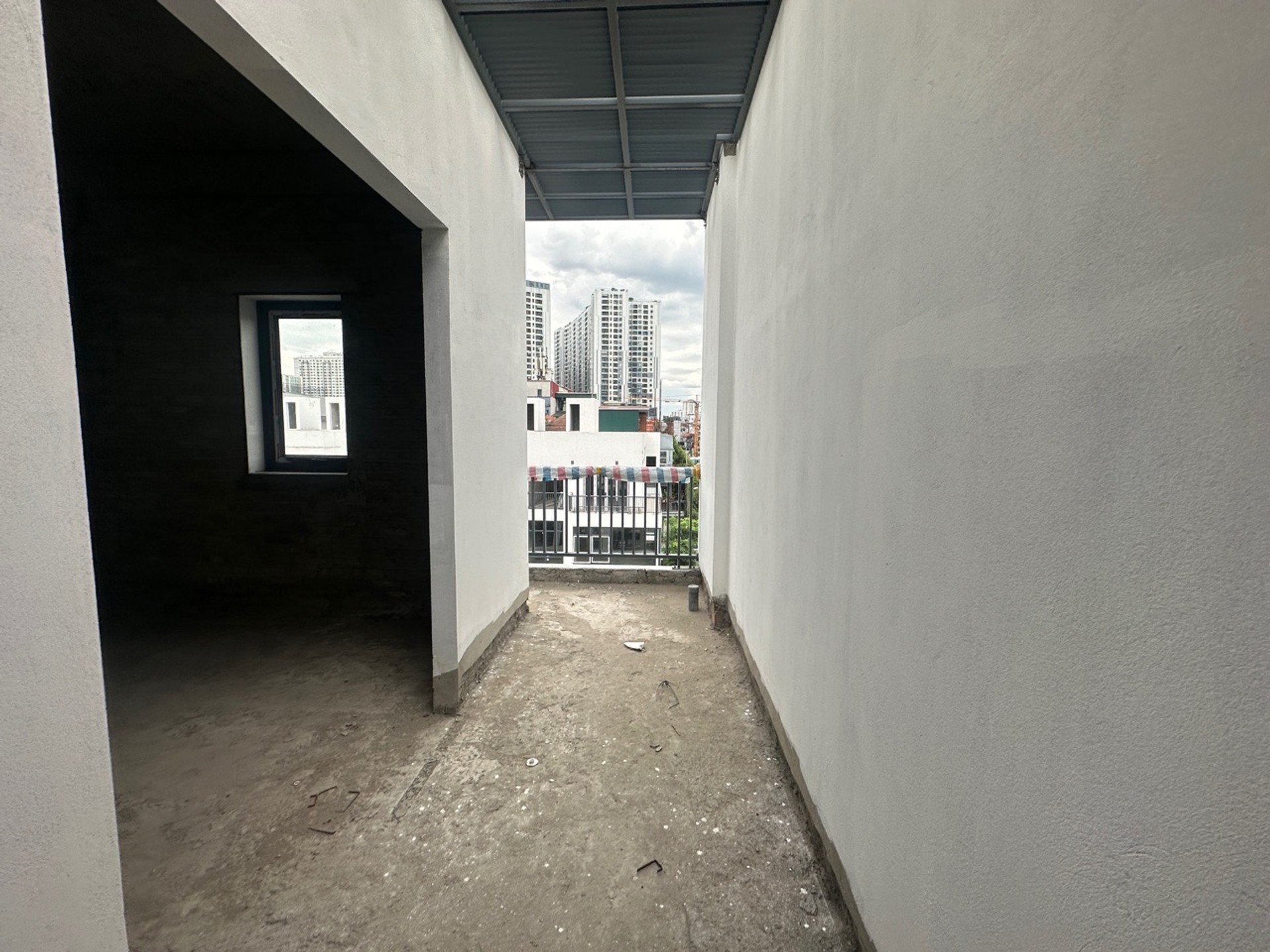 Bán nhà Lạc Trung - diện tích 112m2 5 tầng - Ô tô tránh - giá 42 tỷ