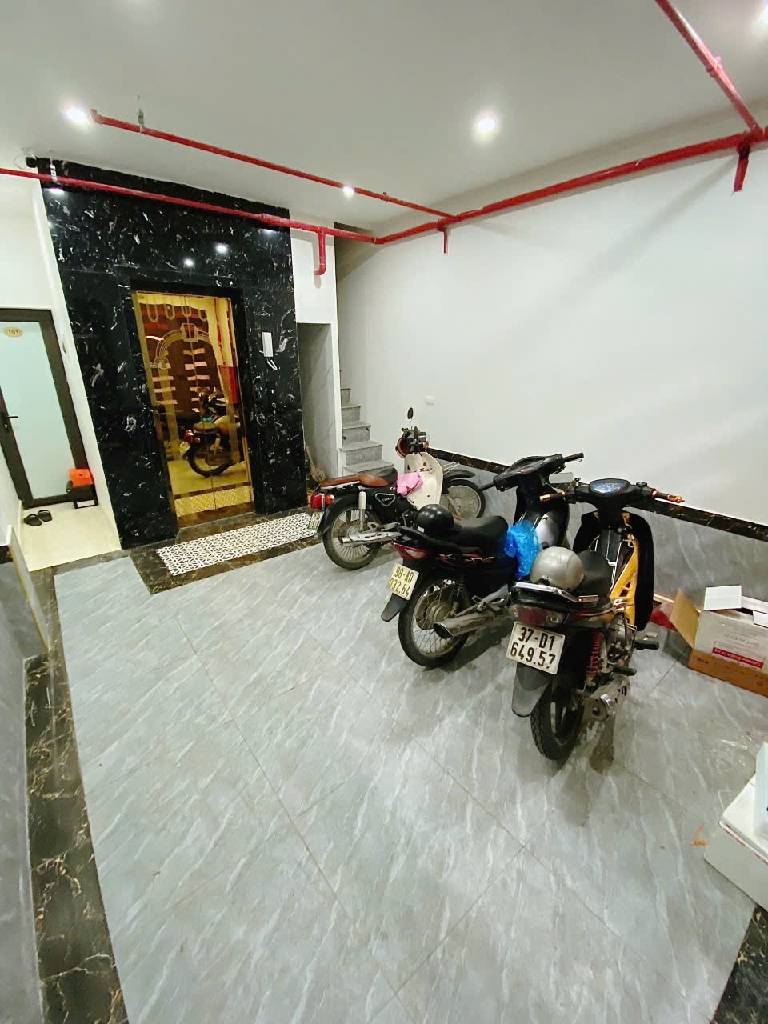 Bán nhà Hai Bà Trưng - diện tích 36m2 6 tầng - Lô góc - giá 11,5 tỷ