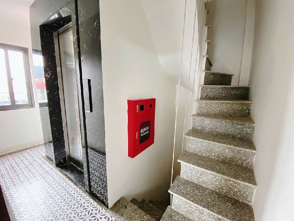 Bán nhà Hai Bà Trưng - diện tích 36m2 6 tầng - Lô góc - giá 11,5 tỷ