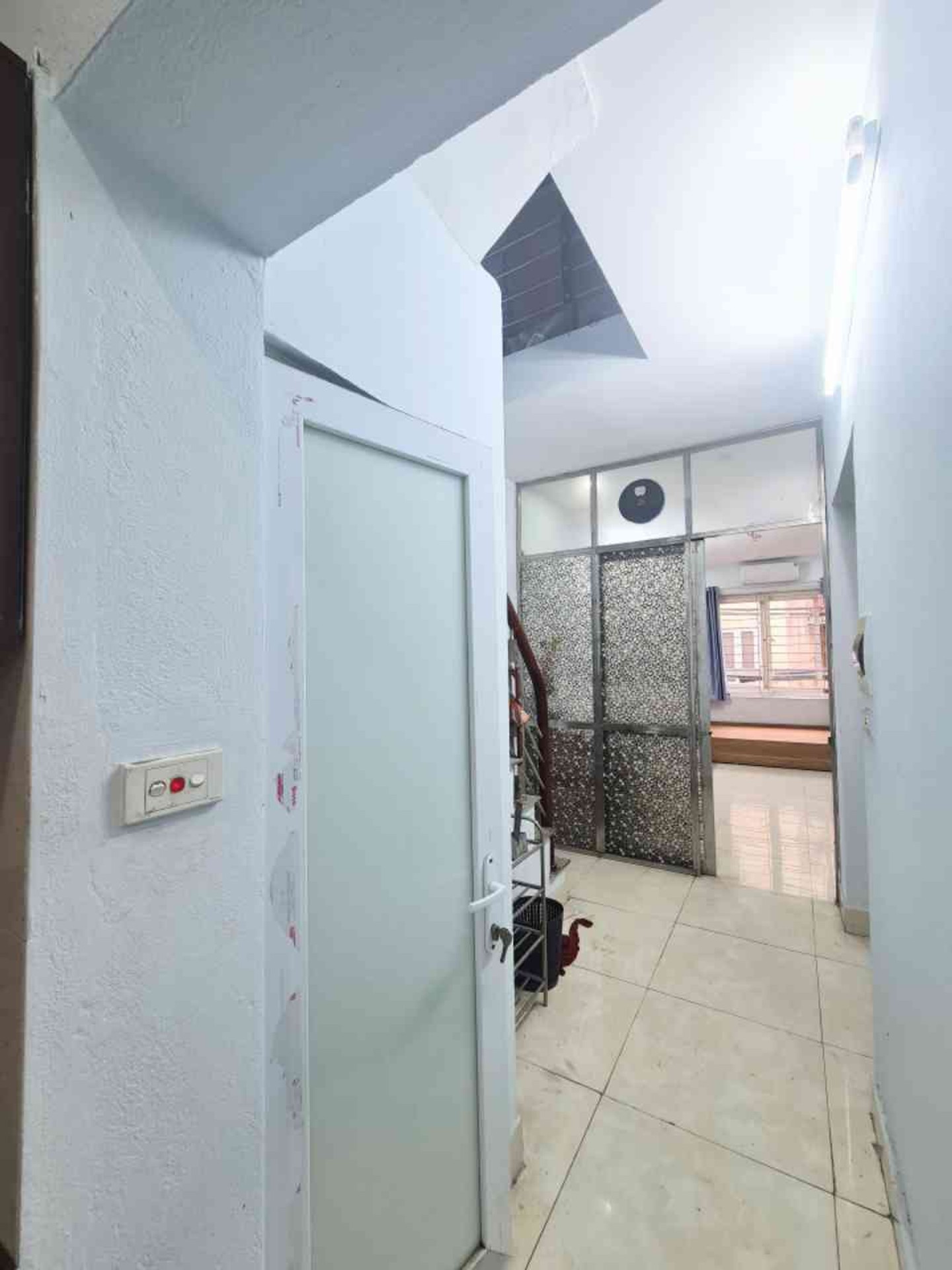Bán nhà Mai Động - diện tích 38m2 2 tầng - ngõ thông gần ô tô - giá 5,15 tỷ