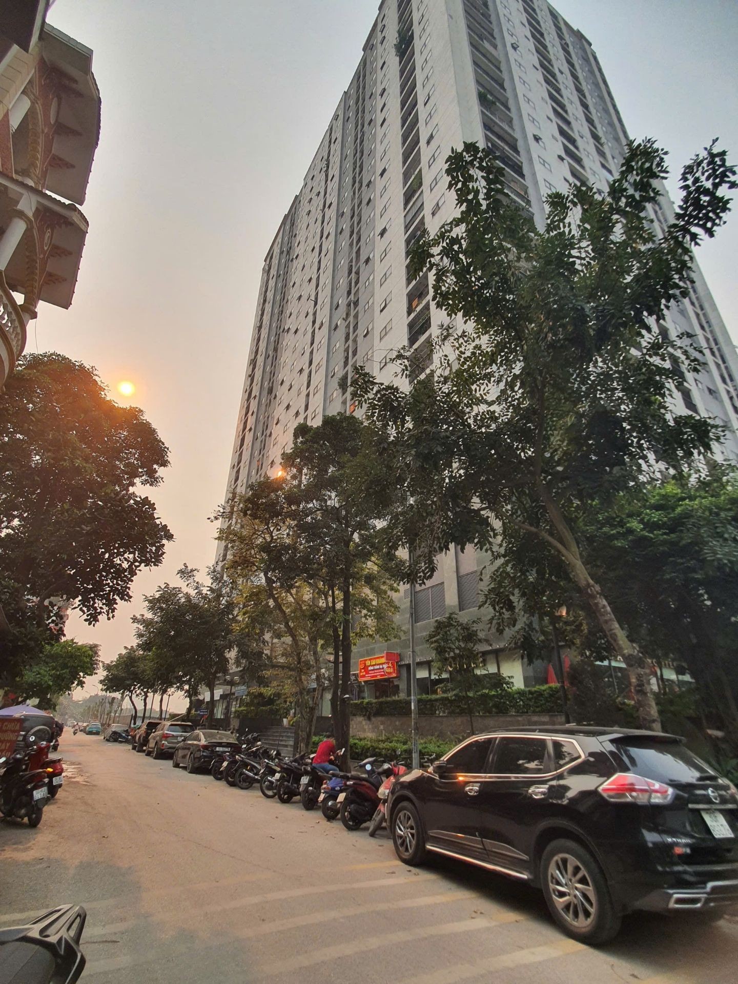 Bán nhà Hưng Thịnh - diện tích 47m2 19 tầng - Nhà đẹp tầng trung - giá 4,2 tỷ