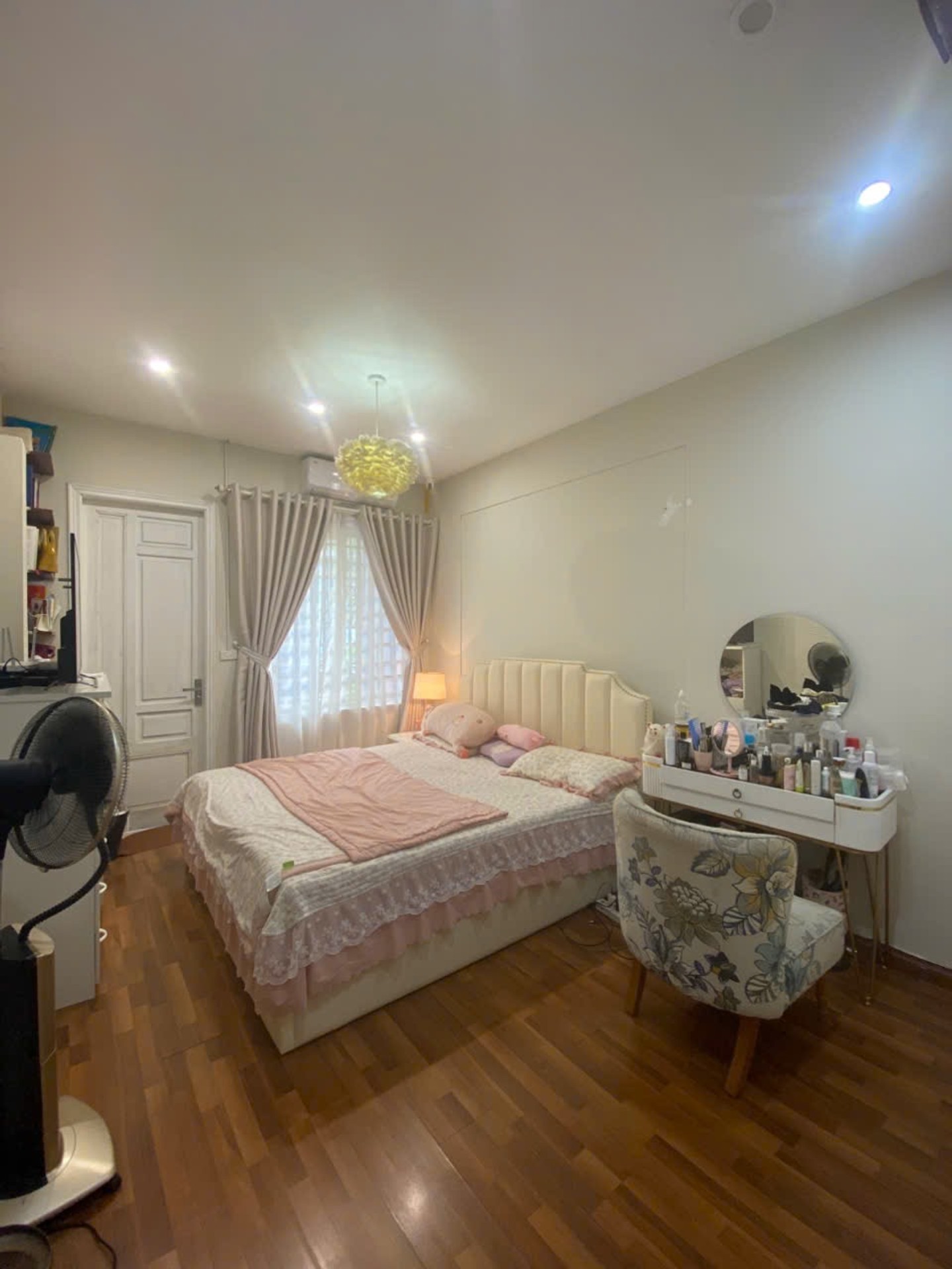 Bán nhà Lê Trọng Tấn - diện tích 98.5m2 0 tầng - Lô góc 2 mặt thoáng - giá 45 tỷ