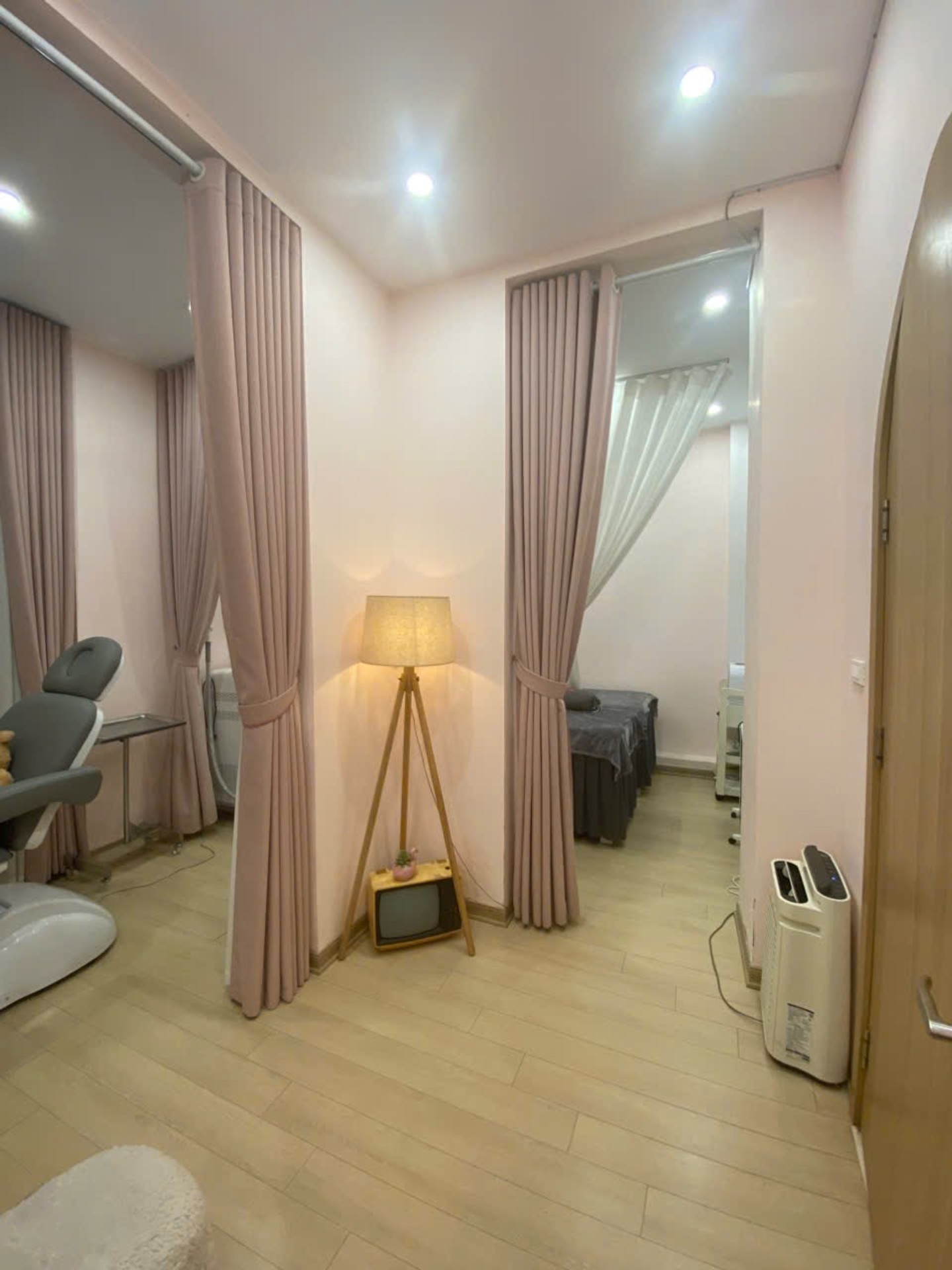 Bán nhà Lê Trọng Tấn - diện tích 98.5m2 0 tầng - Lô góc 2 mặt thoáng - giá 45 tỷ