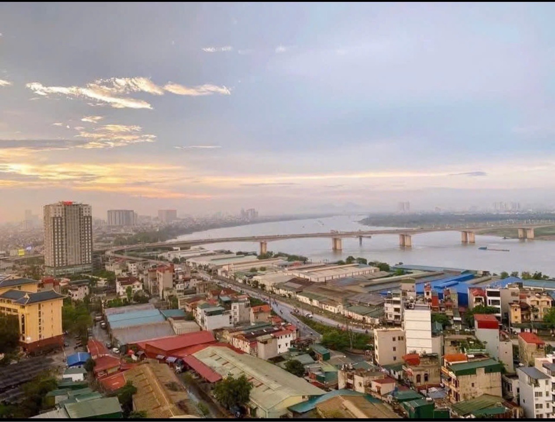 Bán nhà Vĩnh Hưng - diện tích 90m2 17 tầng - view sông Hồng - giá 7,5 tỷ