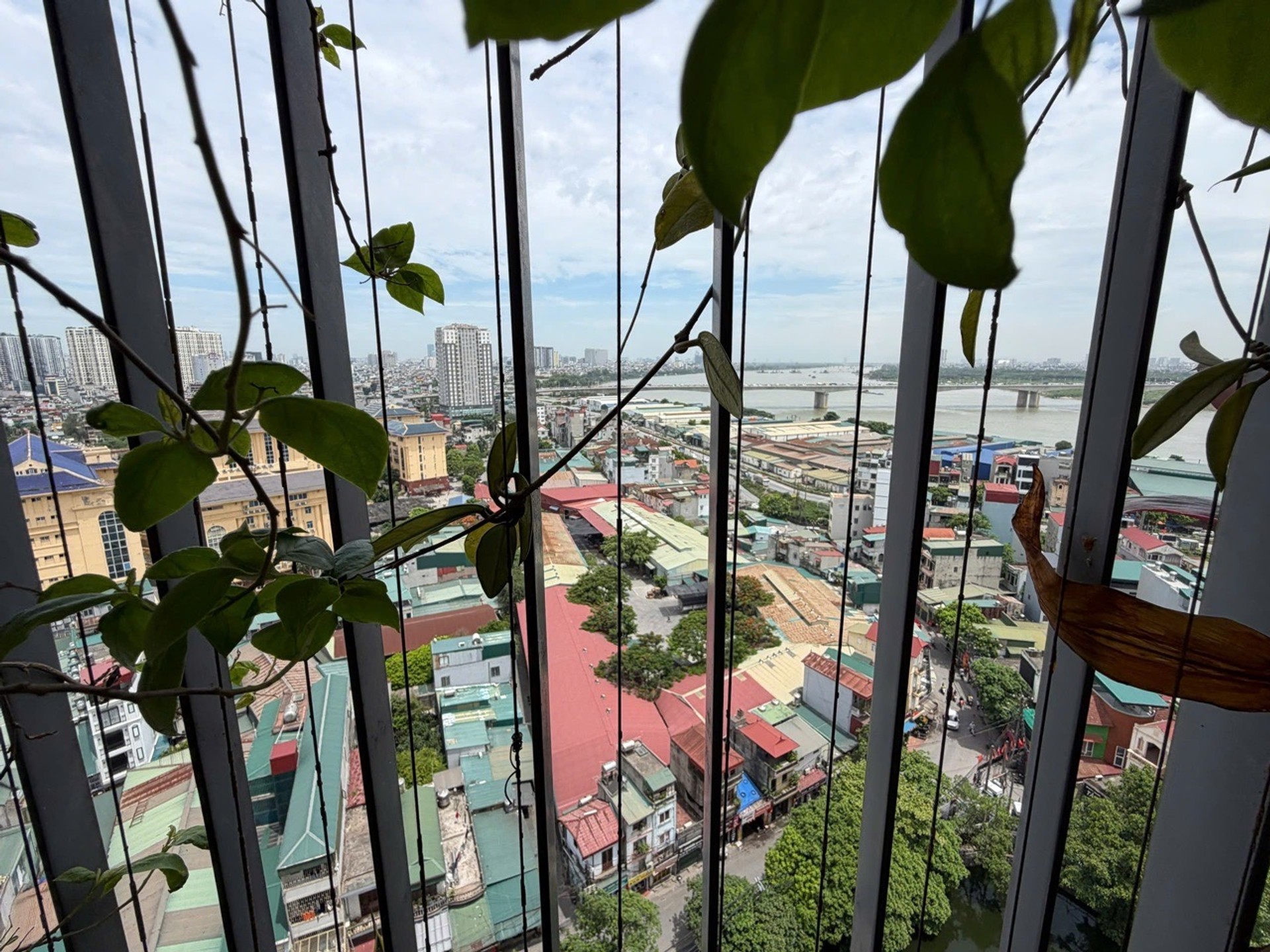 Bán nhà Vĩnh Hưng - diện tích 90m2 17 tầng - view sông Hồng - giá 7,5 tỷ