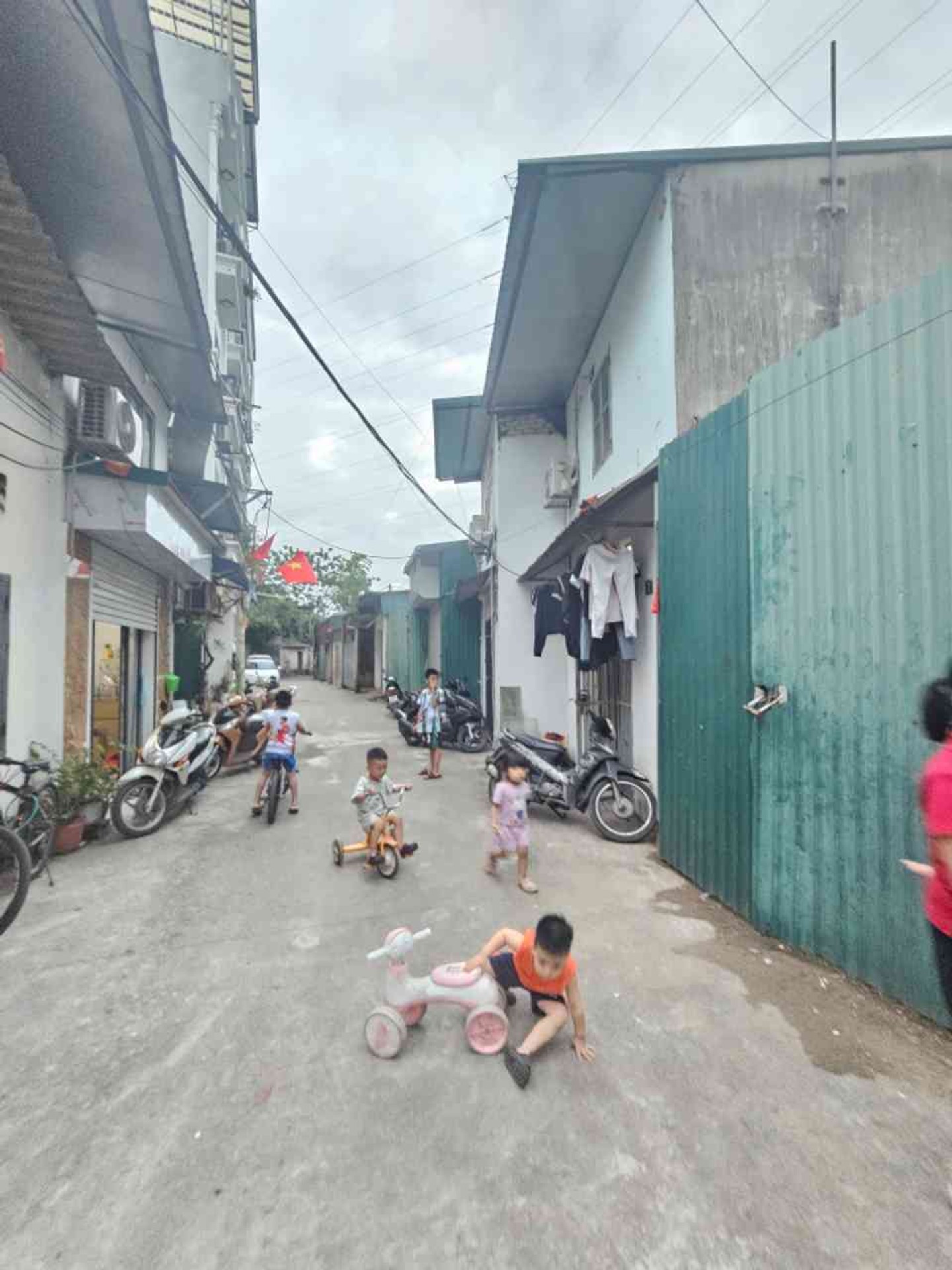 Bán nhà Giáp Nhị - diện tích 40m2 2 tầng - Ô TÔ TRÁNH - giá 9,3 tỷ