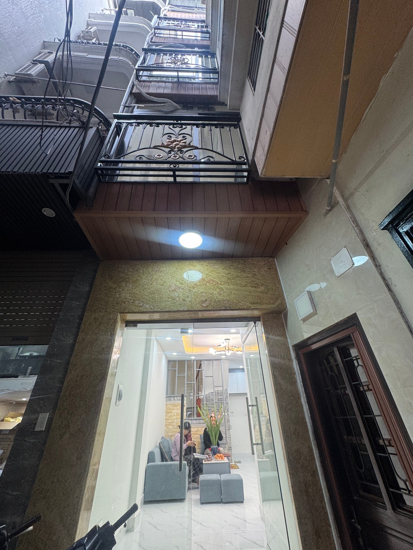 Bán nhà Hồng Mai - diện tích 25m2 5 tầng - Nhà mới full nội thất - giá 8,19 tỷ