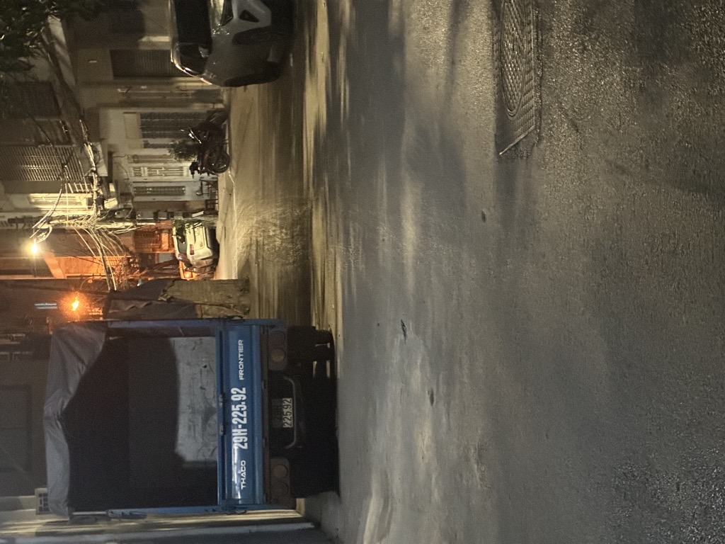 Bán nhà Bưởi - diện tích 308m2 1 tầng - Đất chia lô, toà chung cư mini - giá 42 tỷ