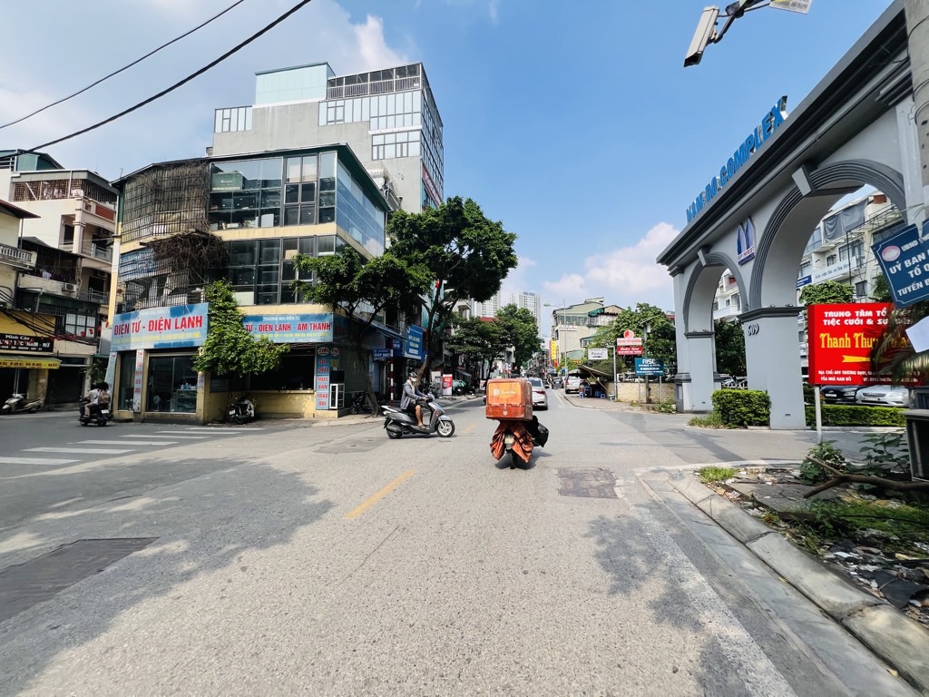 Bán nhà Trương Định - diện tích 74.3m2 1 tầng - mặt phố kinh doanh sầm uất - giá 30,5 tỷ