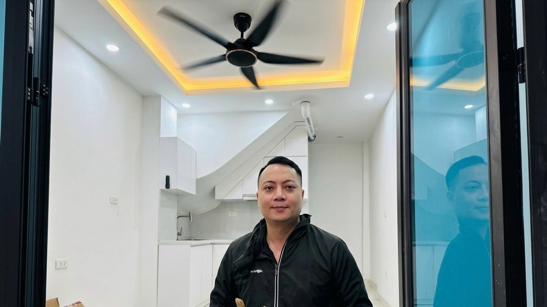 Bán nhà Đê La Thành - diện tích 16m2 5 tầng - Nhà mới kính koong - giá 5,45 tỷ