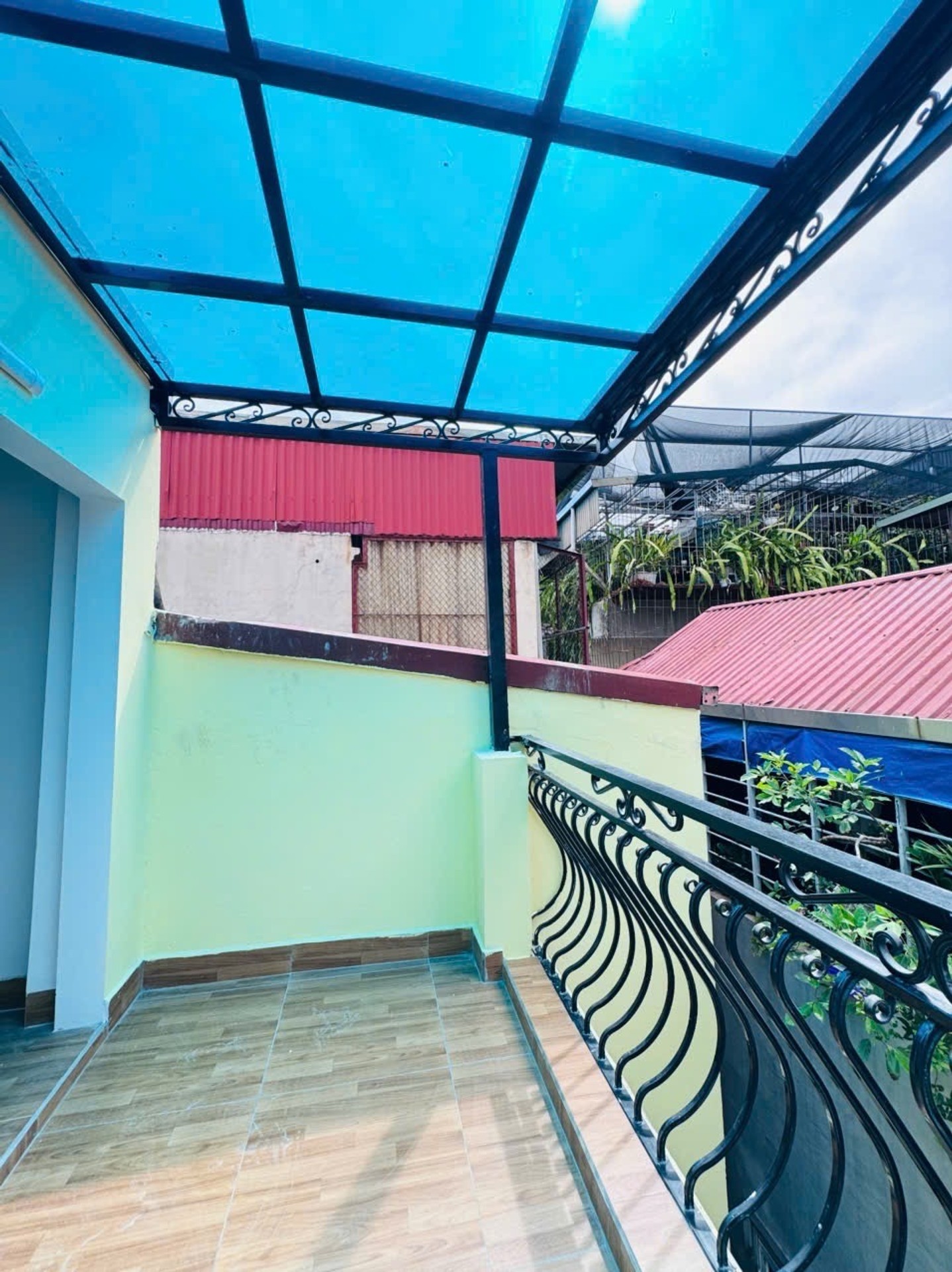 Bán nhà Đê La Thành - diện tích 16m2 5 tầng - Nhà mới kính koong - giá 5,45 tỷ