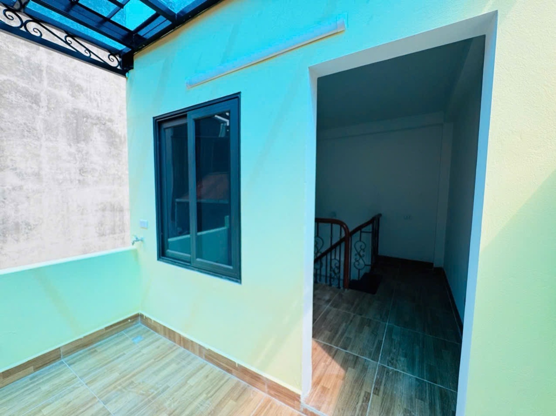 Bán nhà Đê La Thành - diện tích 16m2 5 tầng - Nhà mới kính koong - giá 5,45 tỷ