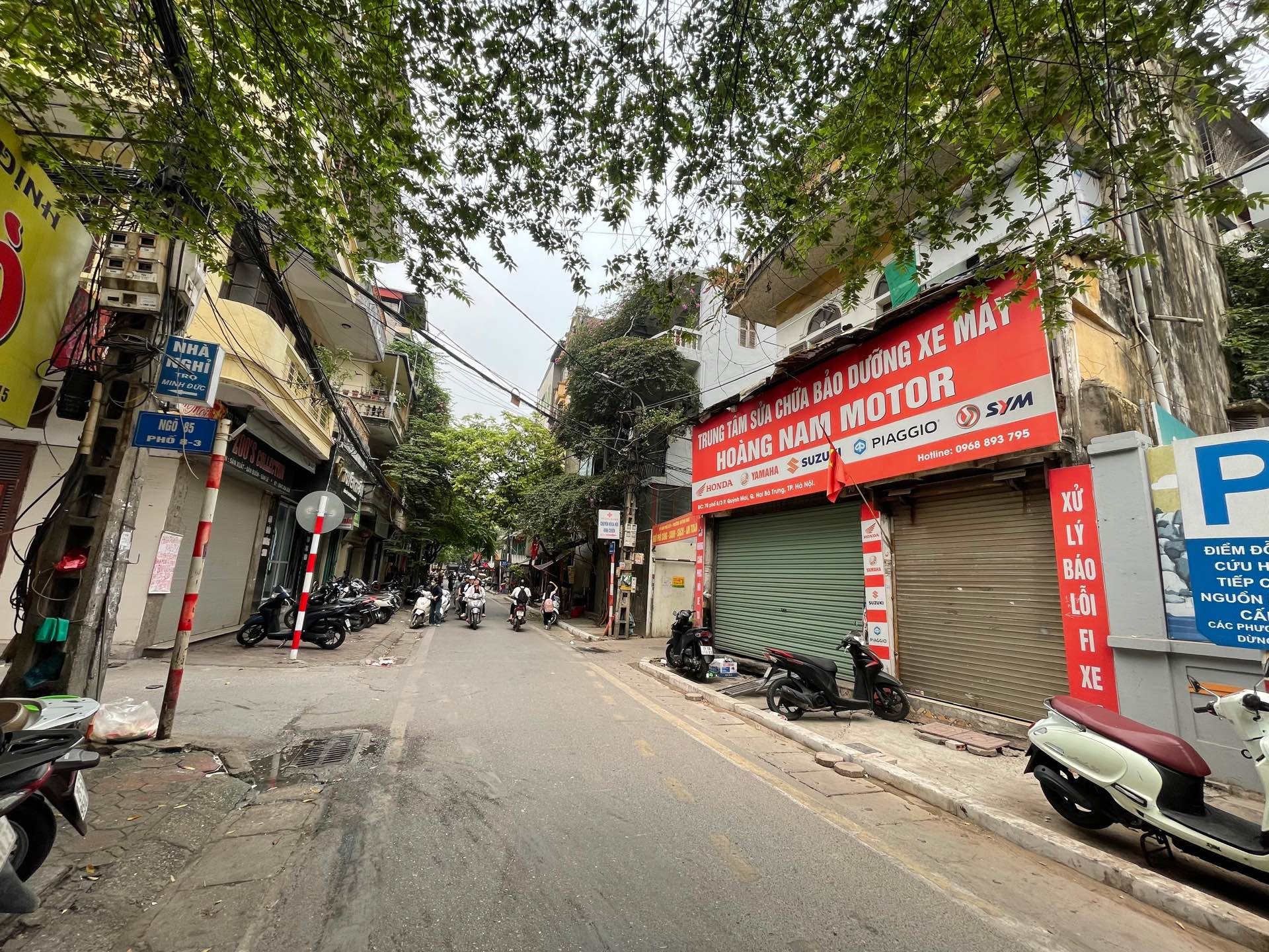 Bán nhà Phố 8/3 - diện tích 55m2 3 tầng - LÔ GÓC - Ô TÔ TRÁNH - giá 23 tỷ