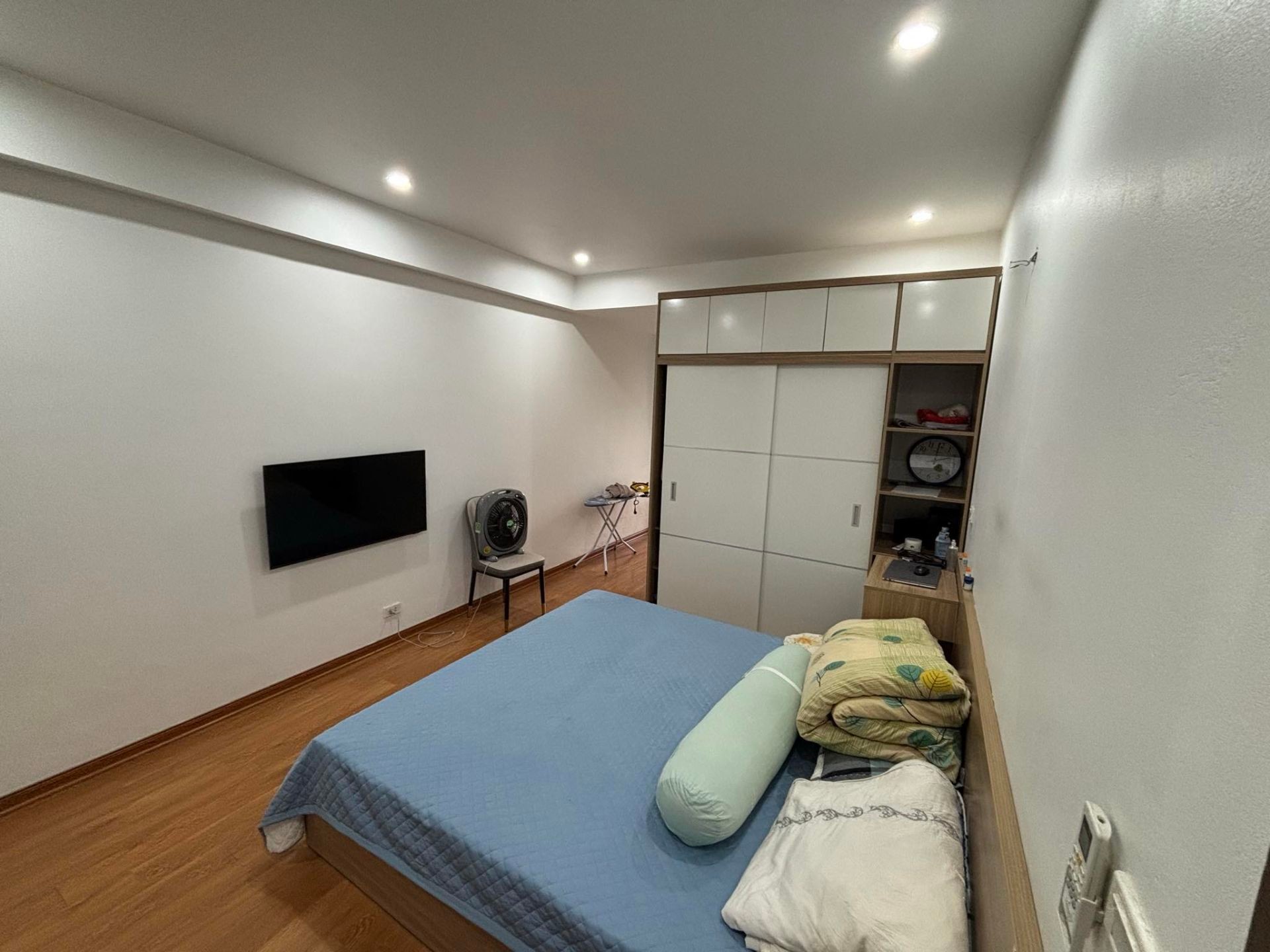 Bán nhà Trần Thủ Độ - diện tích 71m2 3 tầng - Căn hộ chung cư South Building - giá 5,68 tỷ
