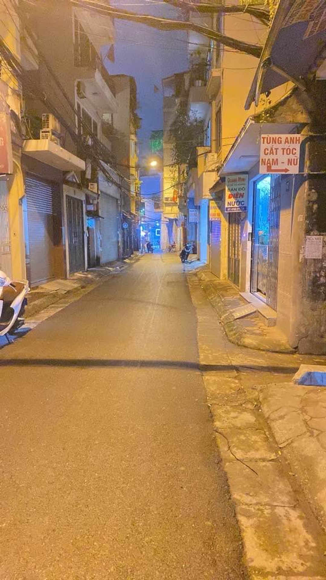 Bán nhà Đê Tô Hoàng - diện tích 16m2 3 tầng - Sổ đỏ riêng nở hậu - giá 2,85 tỷ