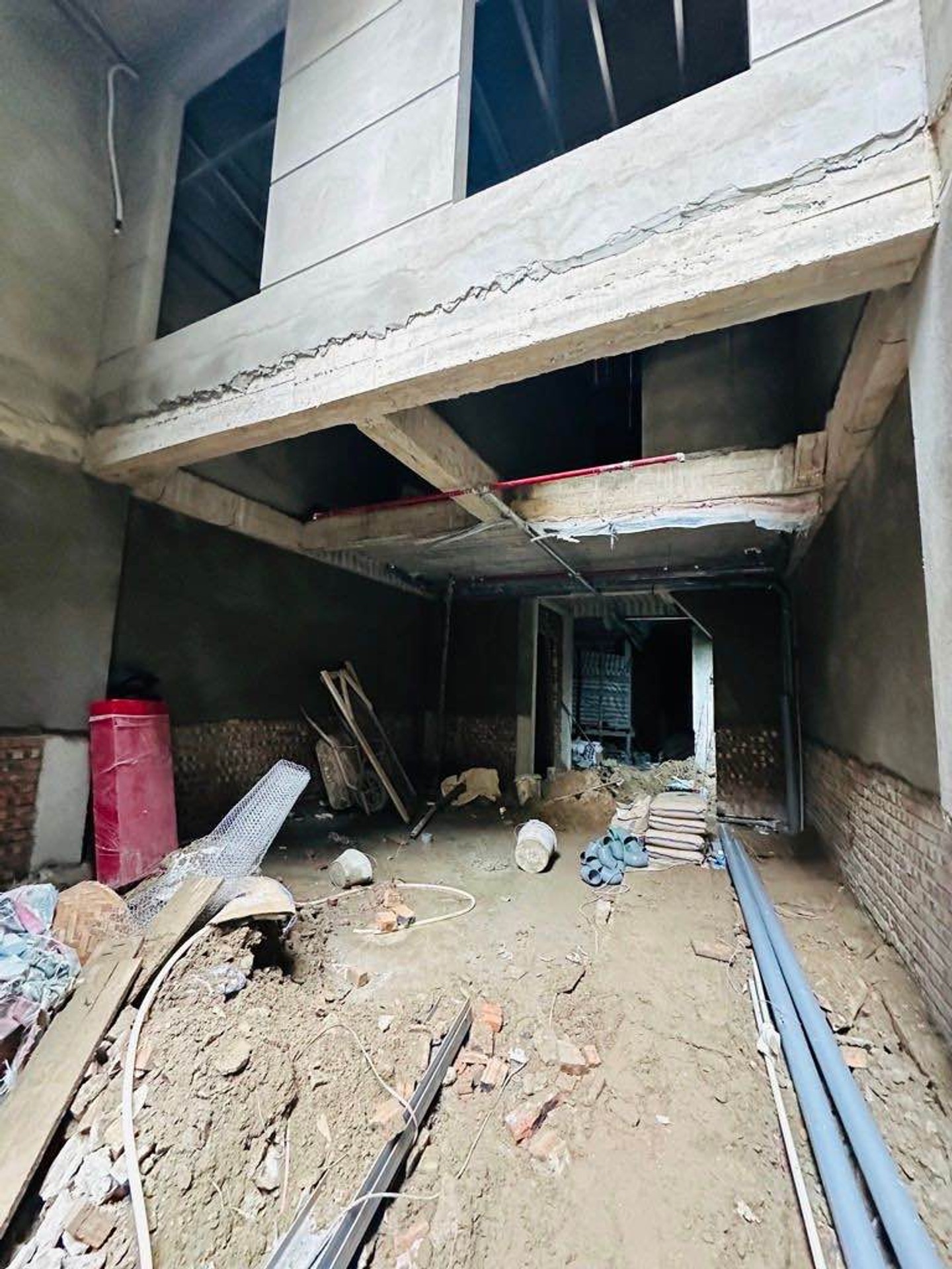 Bán nhà Đường Láng - diện tích 95m2 7 tầng - Nhà xây mới, ô tô tránh - giá 29,5 tỷ