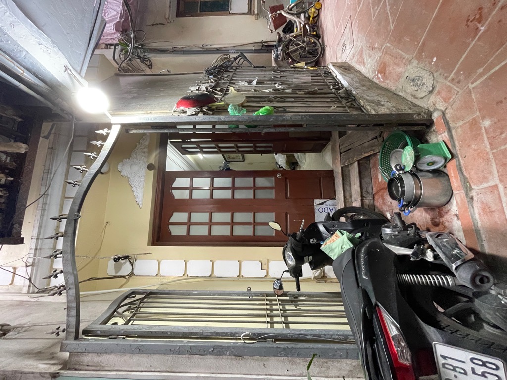 Bán nhà Nguyễn Thượng Hiền - diện tích 28m2 4 tầng - MẶT PHỐ - giá 13 tỷ