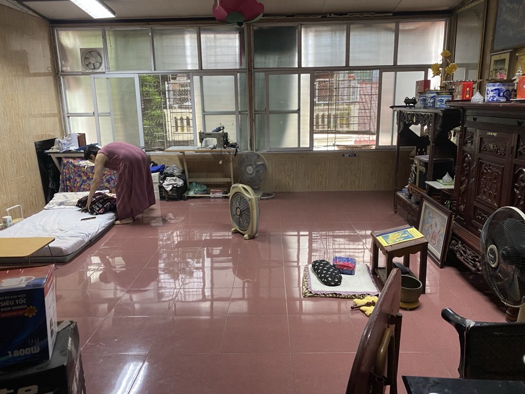 Bán nhà TT Mai Động - diện tích 128m2 2 tầng - Sổ riêng - giá 5,8 tỷ