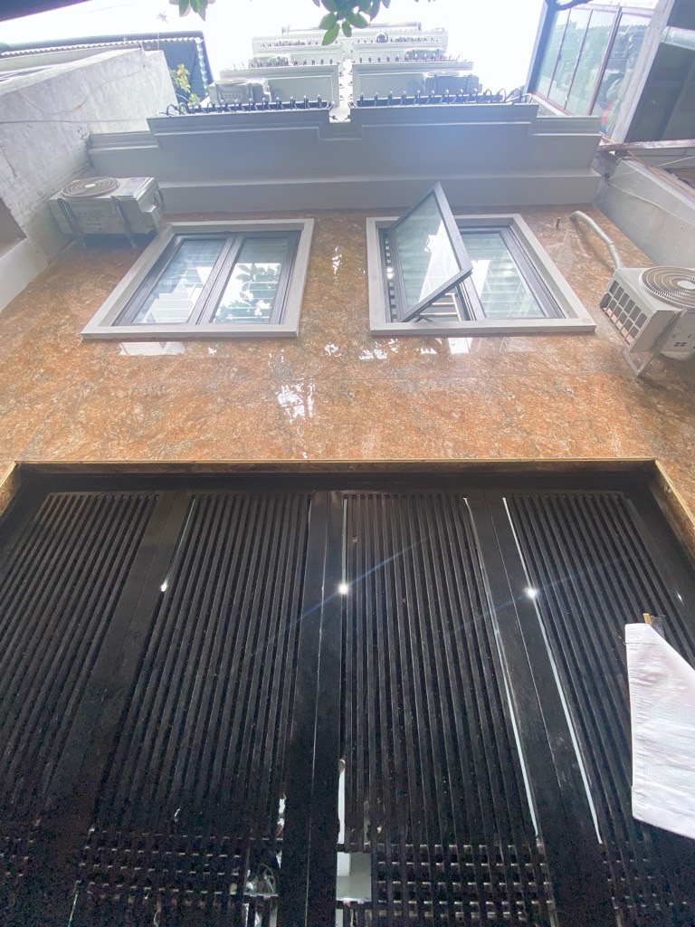 Bán nhà Đường La Thanh - diện tích 102m2 8 tầng - Ngõ 1 ô tô - giá 39,5 tỷ